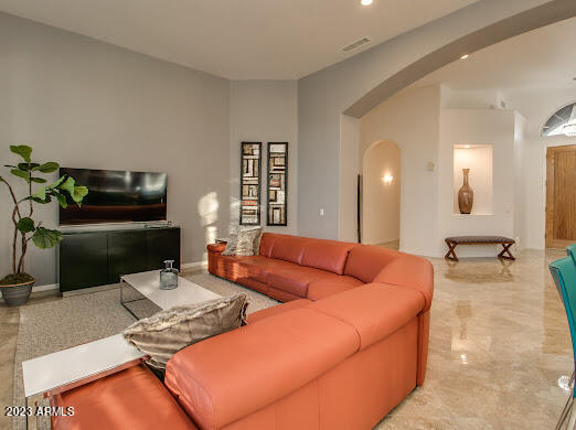 5319 E WOODRIDGE Drive