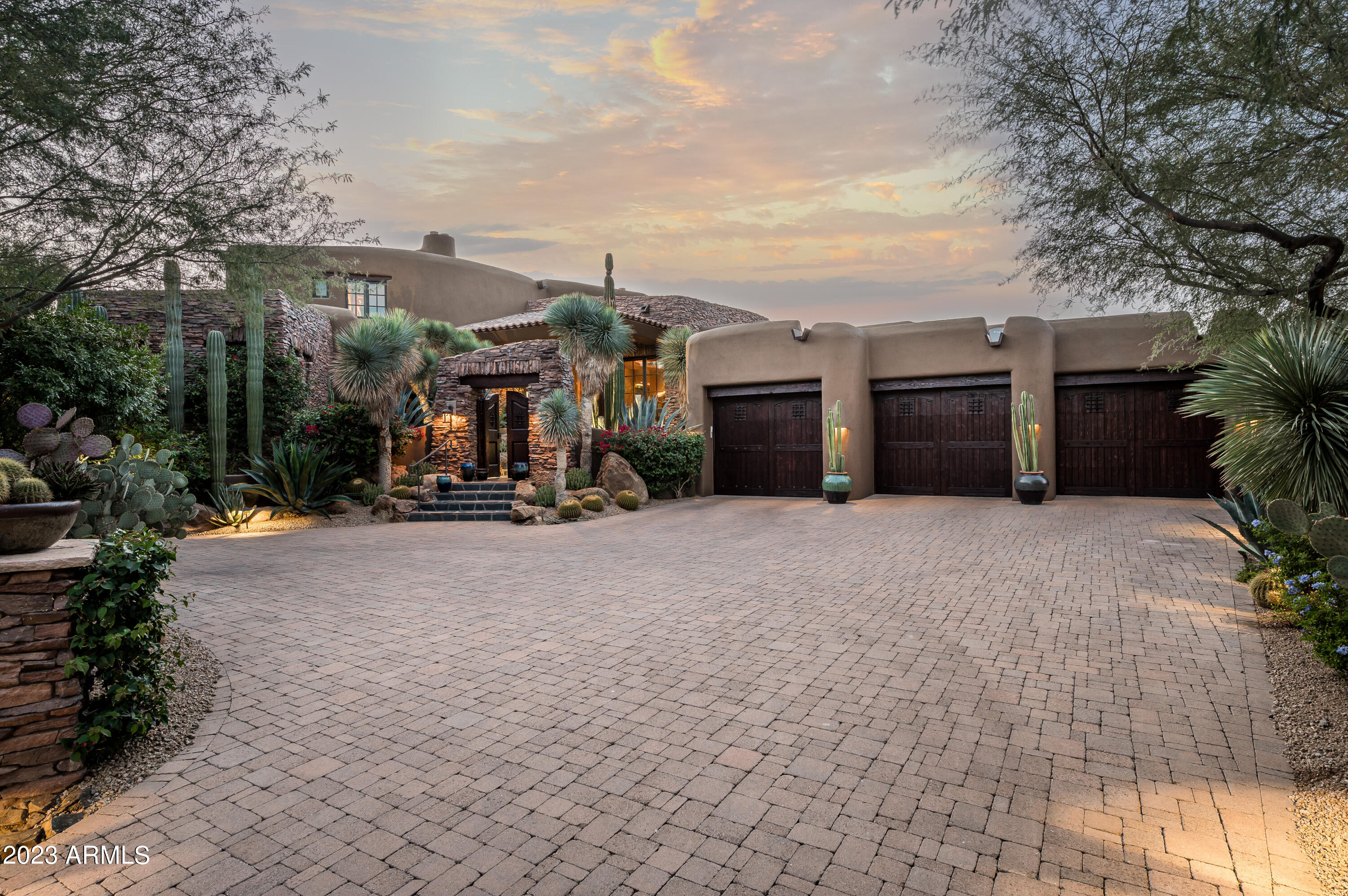 10616 E GREYTHORN Drive