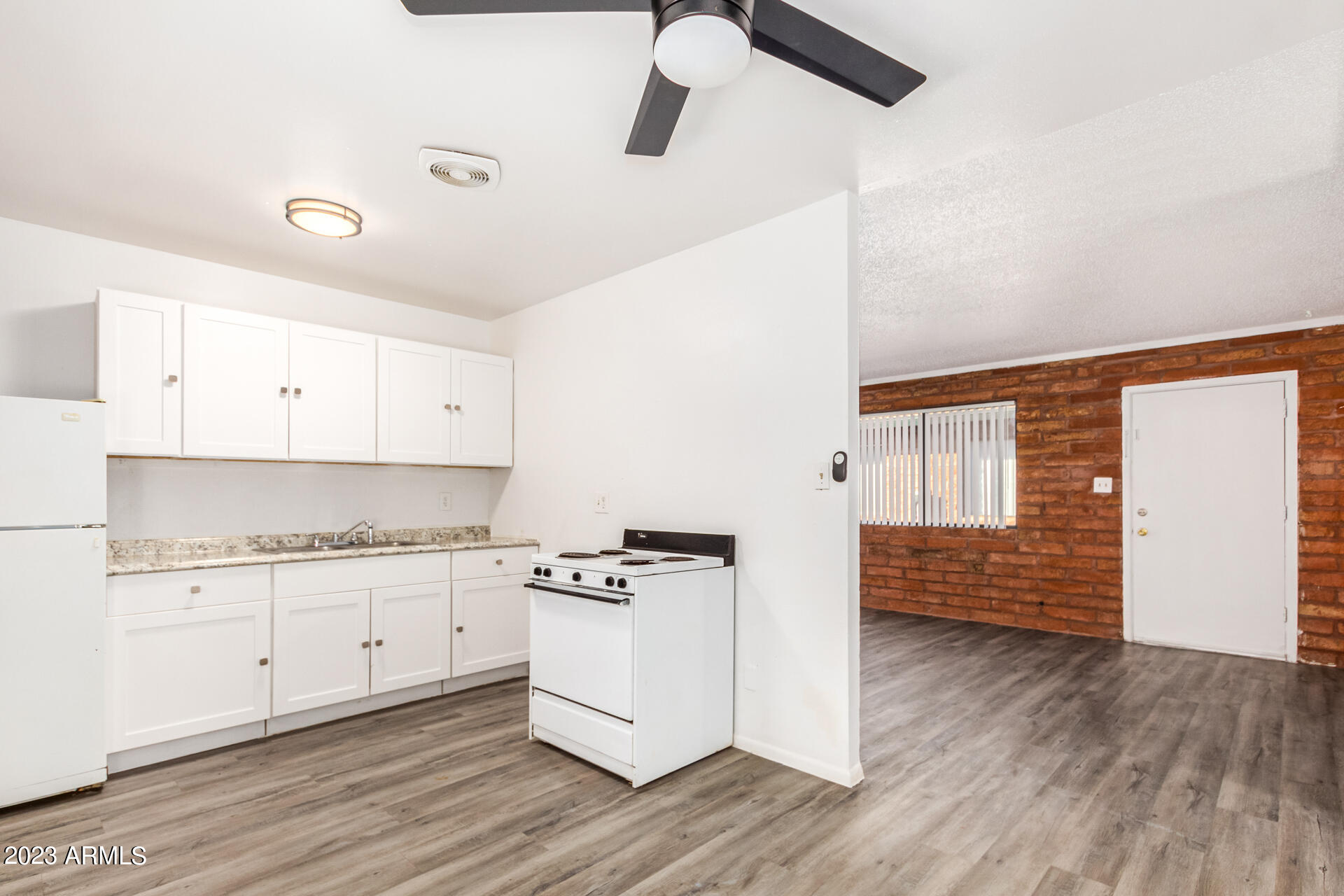 1000 S DORSEY Lane, 17