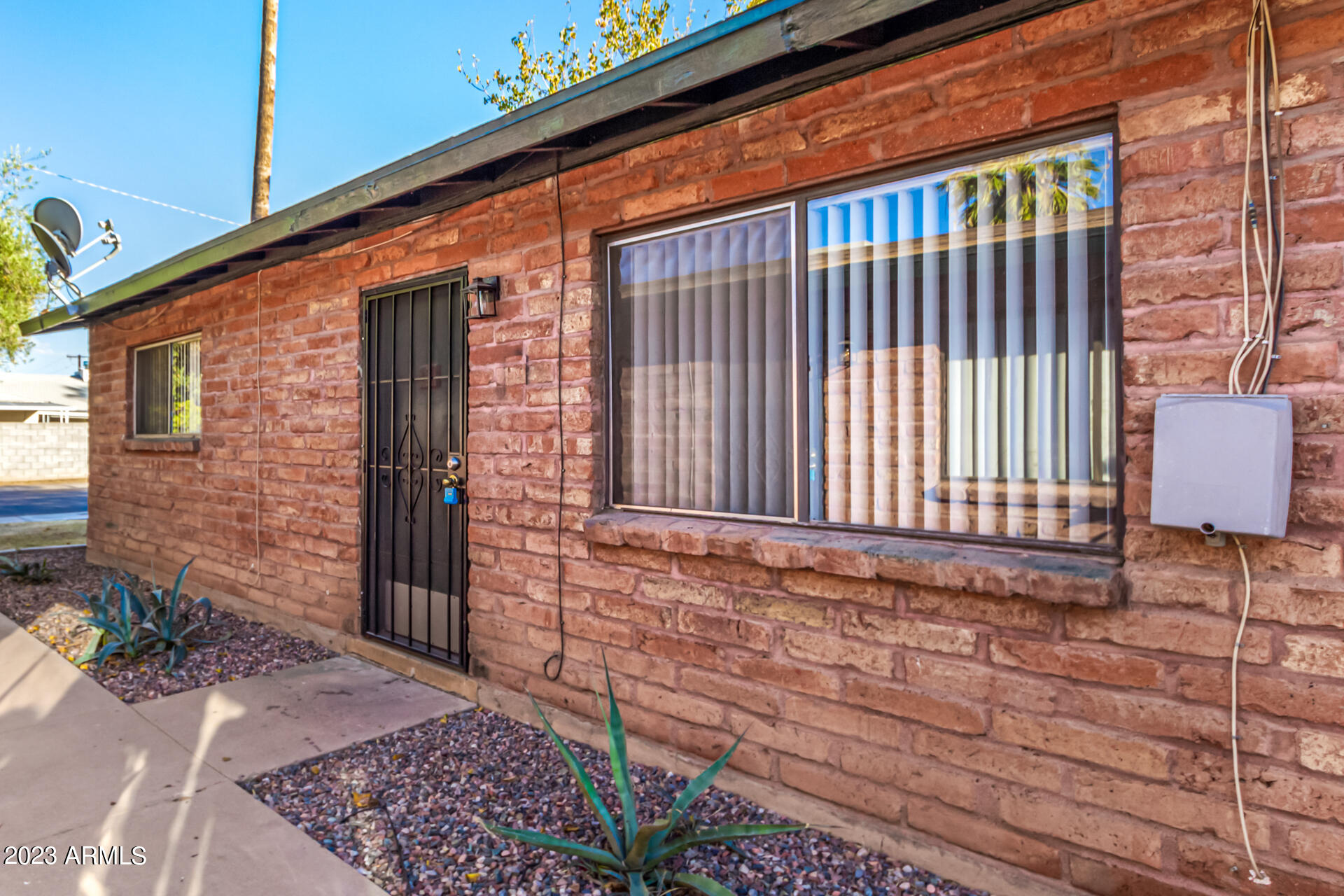 1000 S DORSEY Lane, 17
