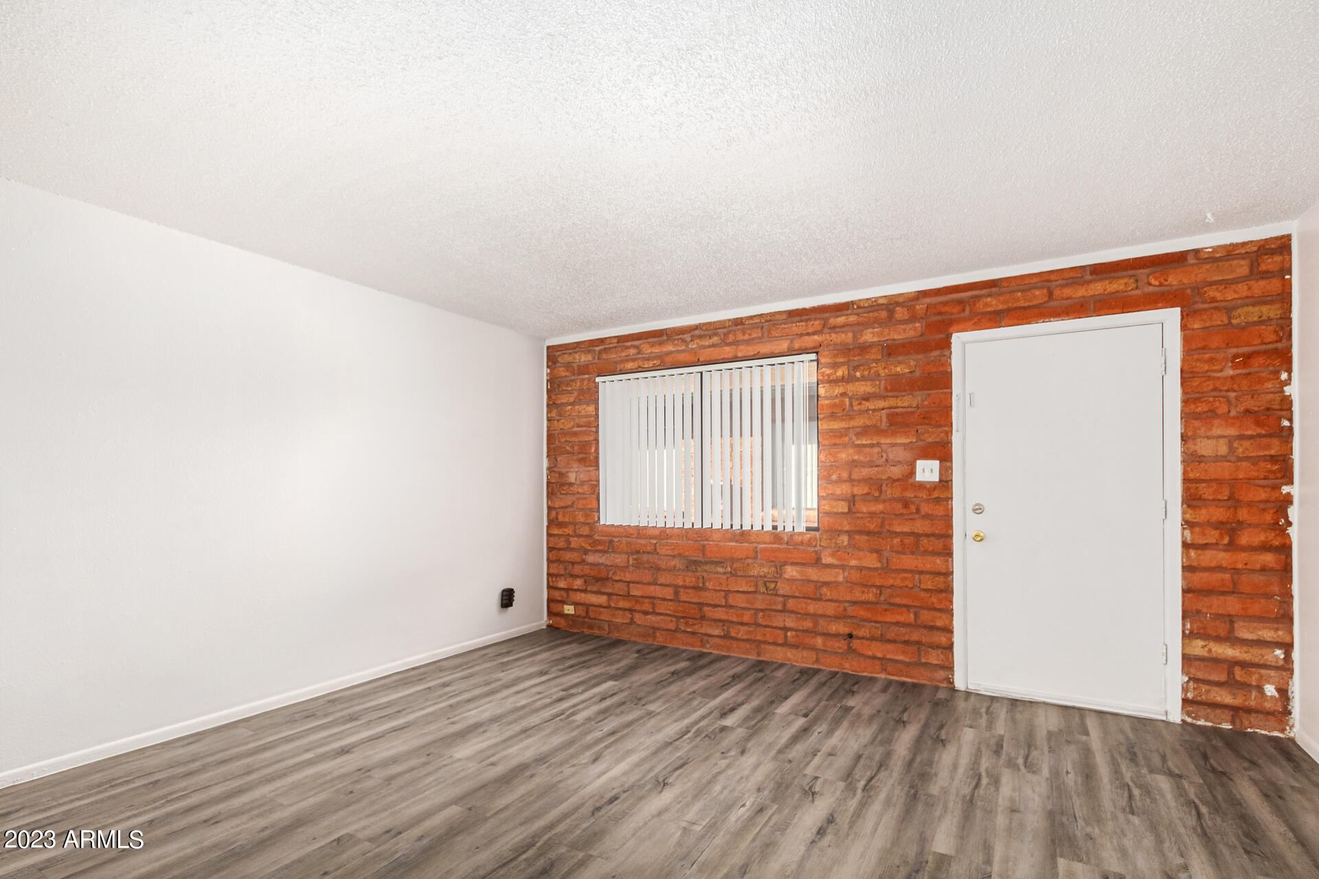 1000 S DORSEY Lane, 17