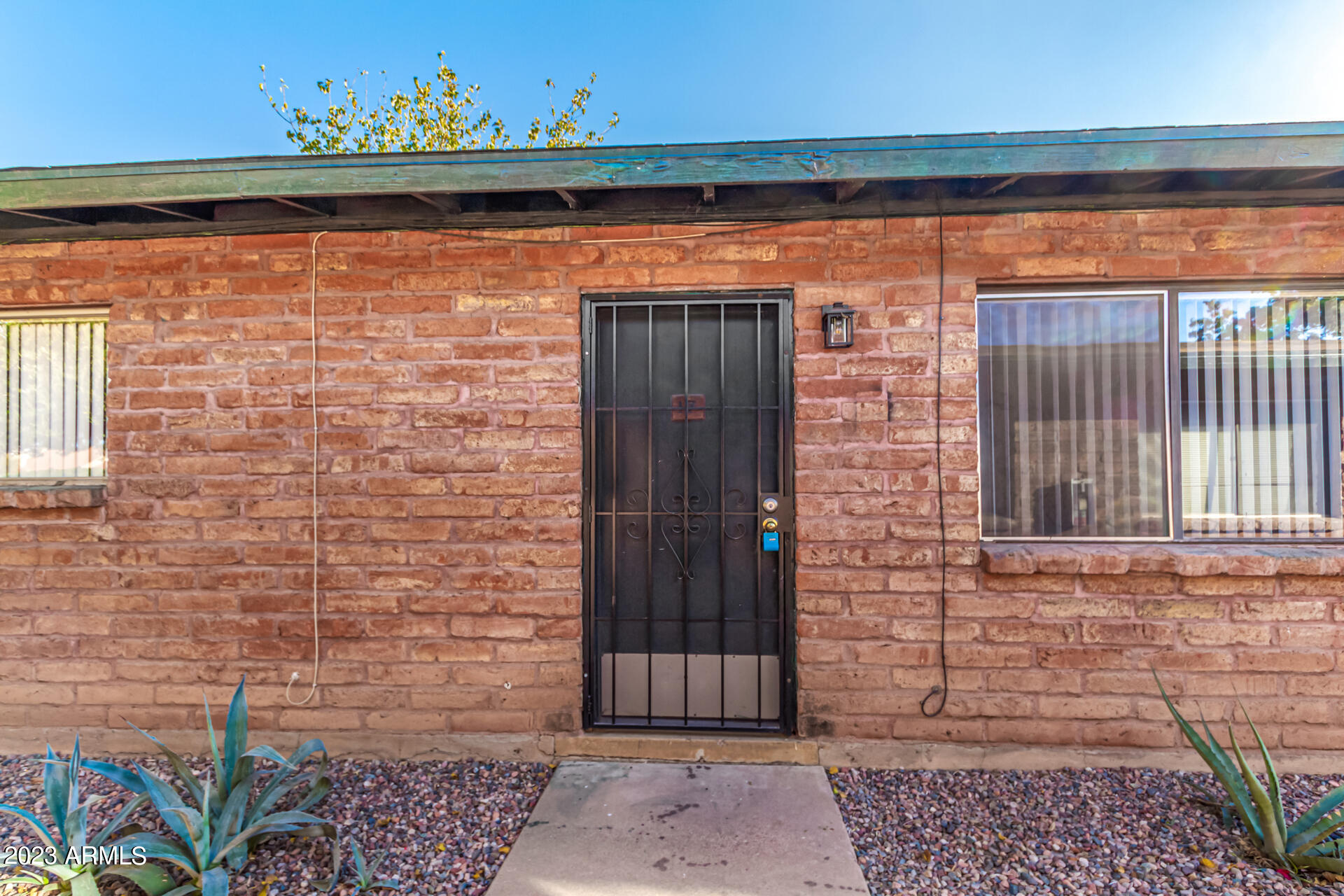 1000 S DORSEY Lane, 17