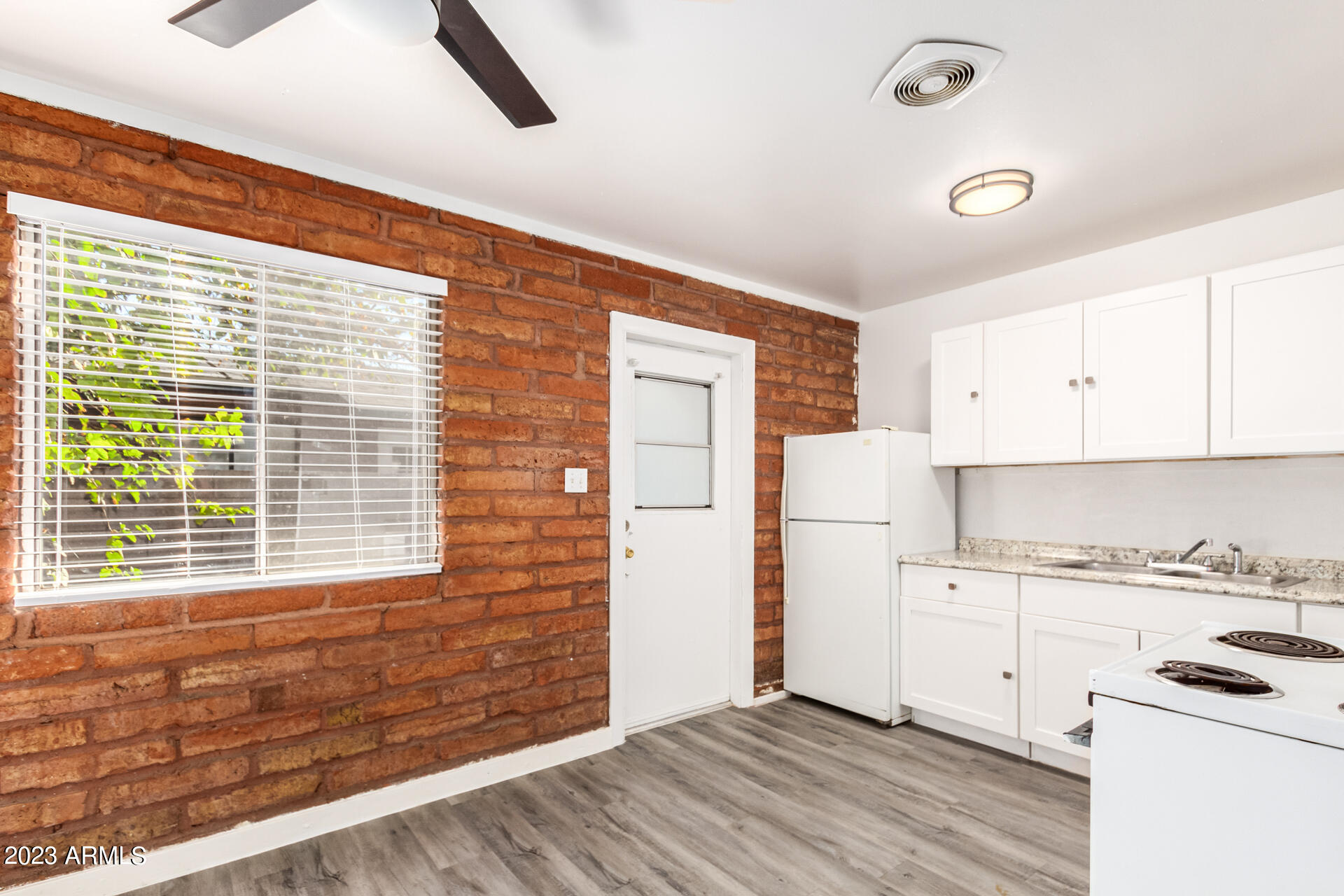 1000 S DORSEY Lane, 17