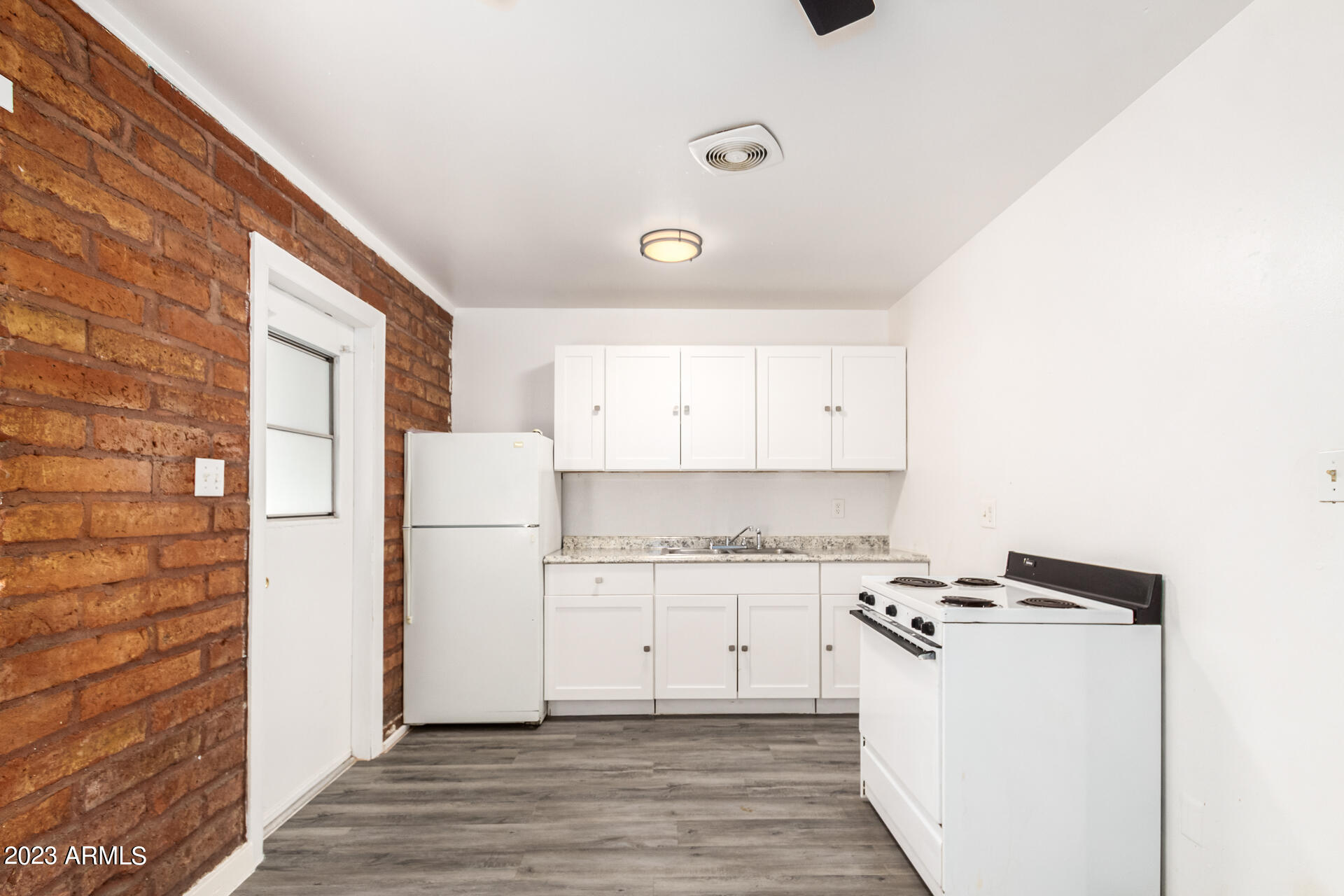 1000 S DORSEY Lane, 17