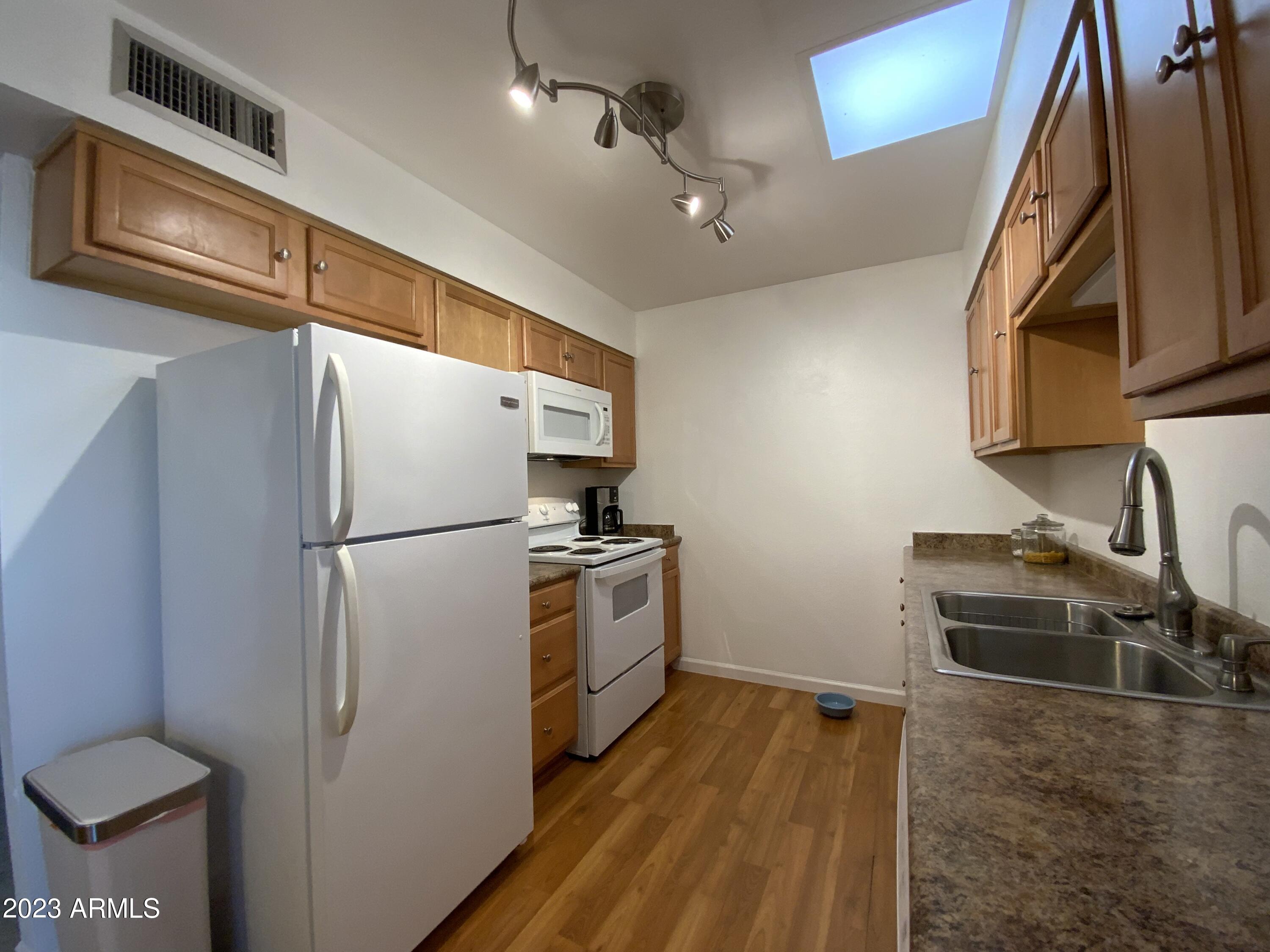 13613 N DEL WEBB Boulevard