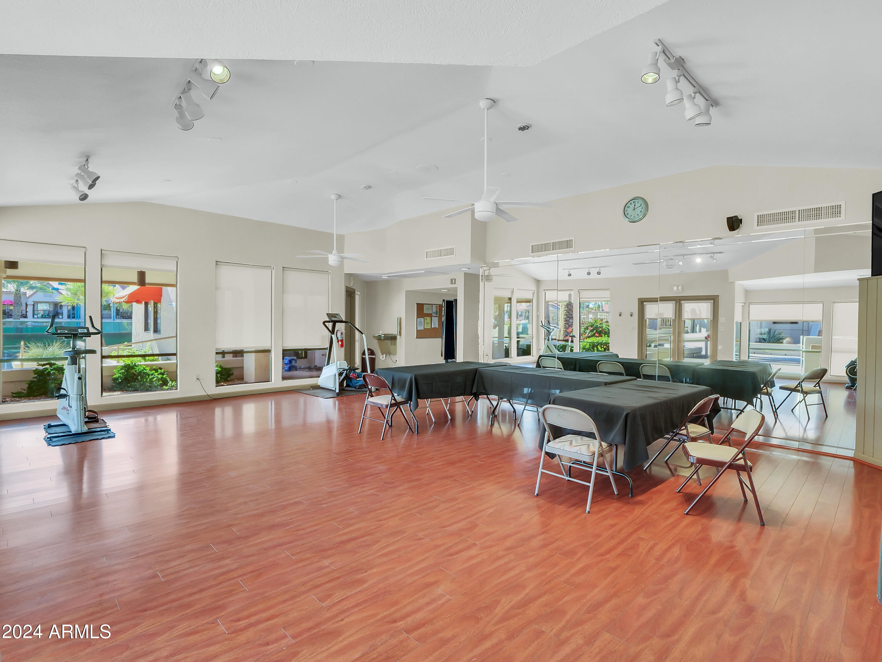 9707 E MOUNTAIN VIEW Road, 2456