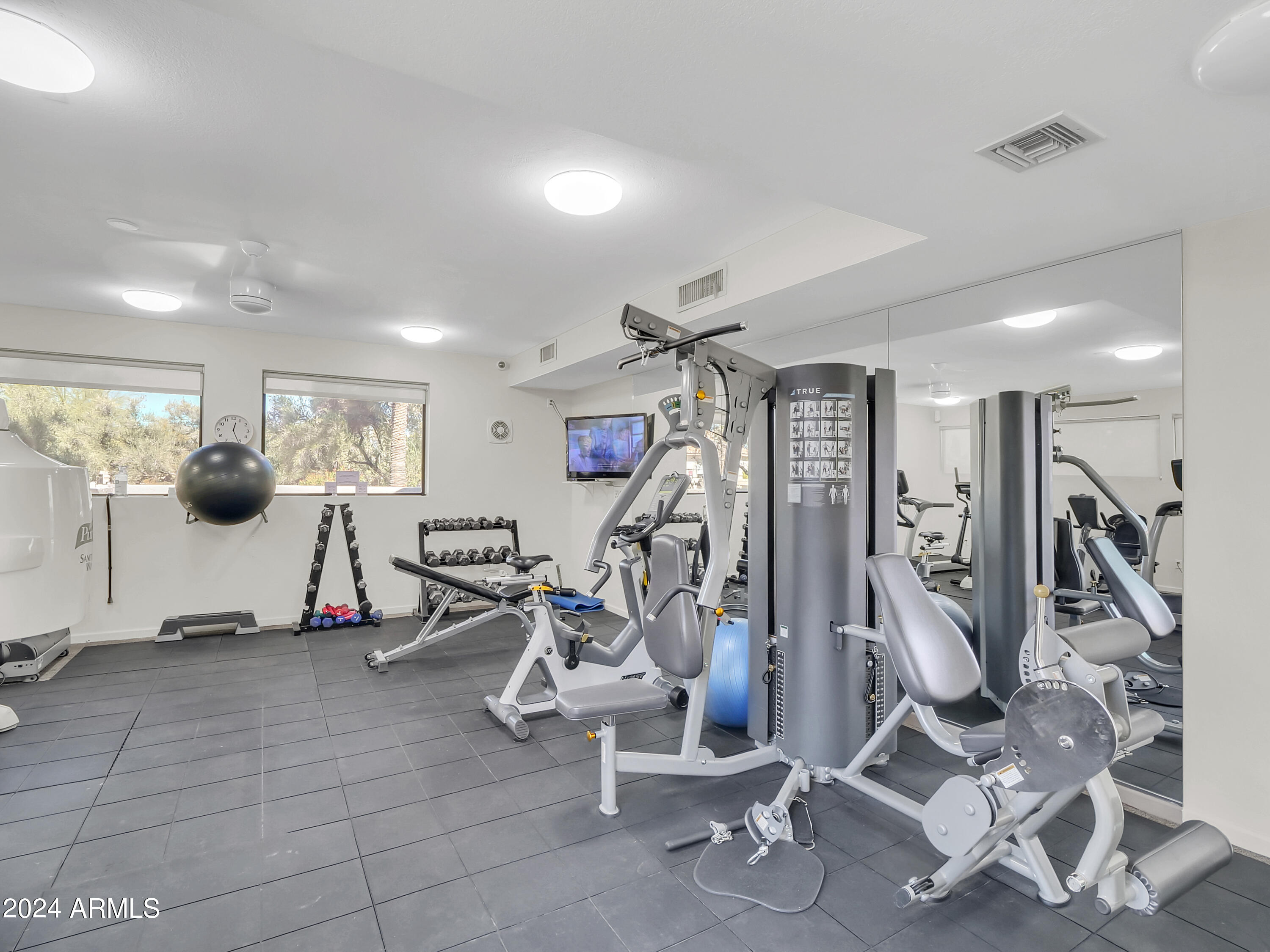 9707 E MOUNTAIN VIEW Road, 2456