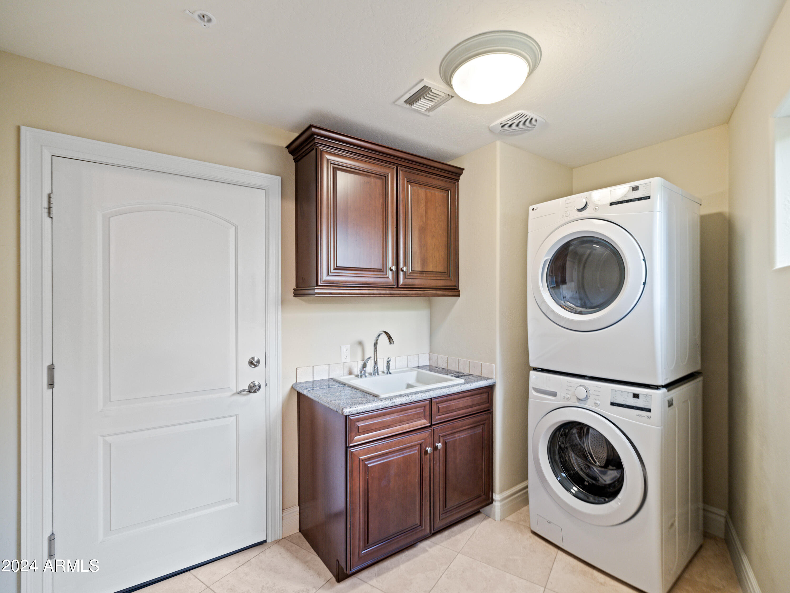 7323 E GAINEY RANCH Road Unit: 14