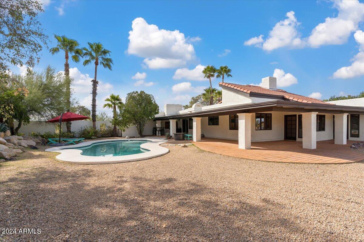 8956 E VENUS Drive