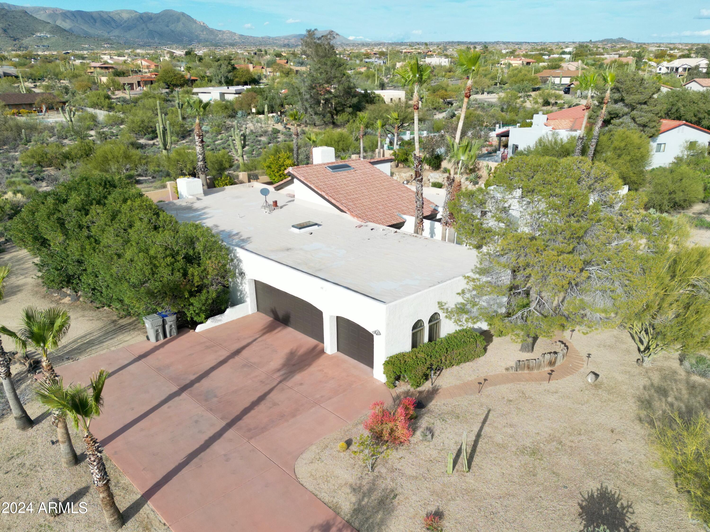 8956 E VENUS Drive