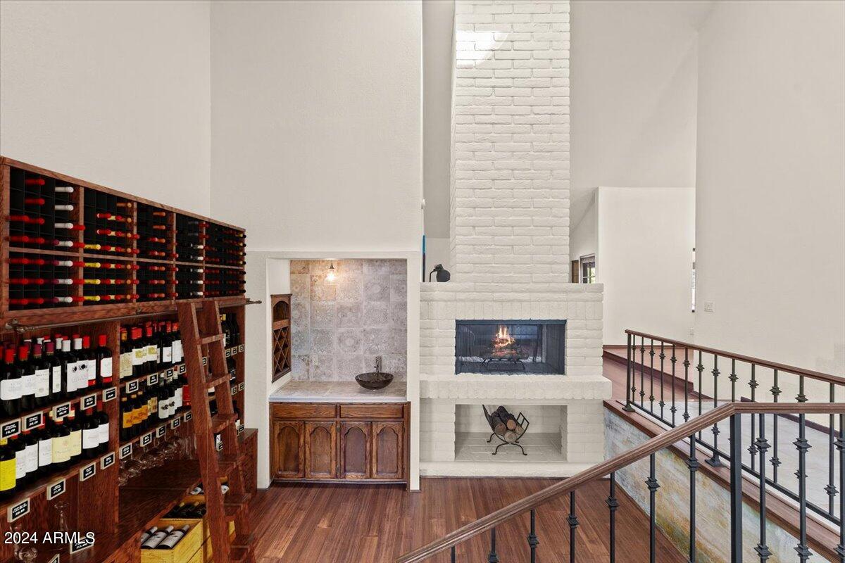 8956 E VENUS Drive