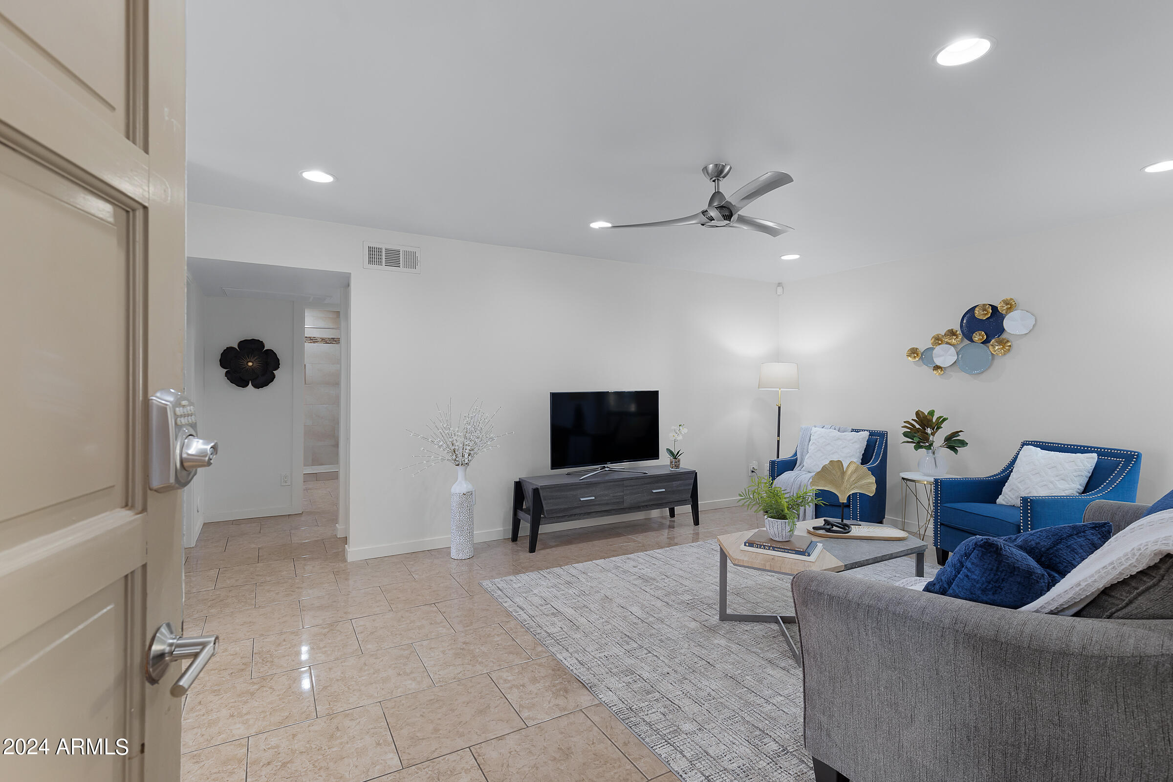 4950 N MILLER Road, 115