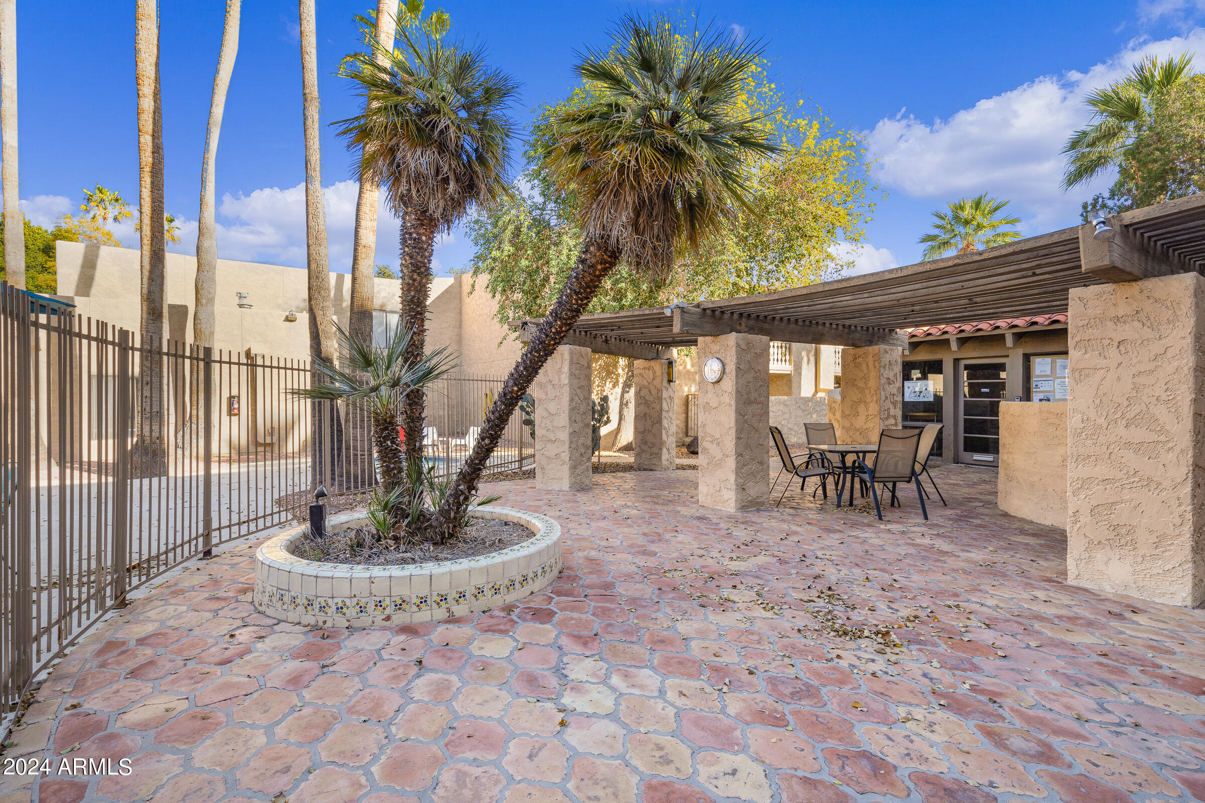 4950 N MILLER Road, 115