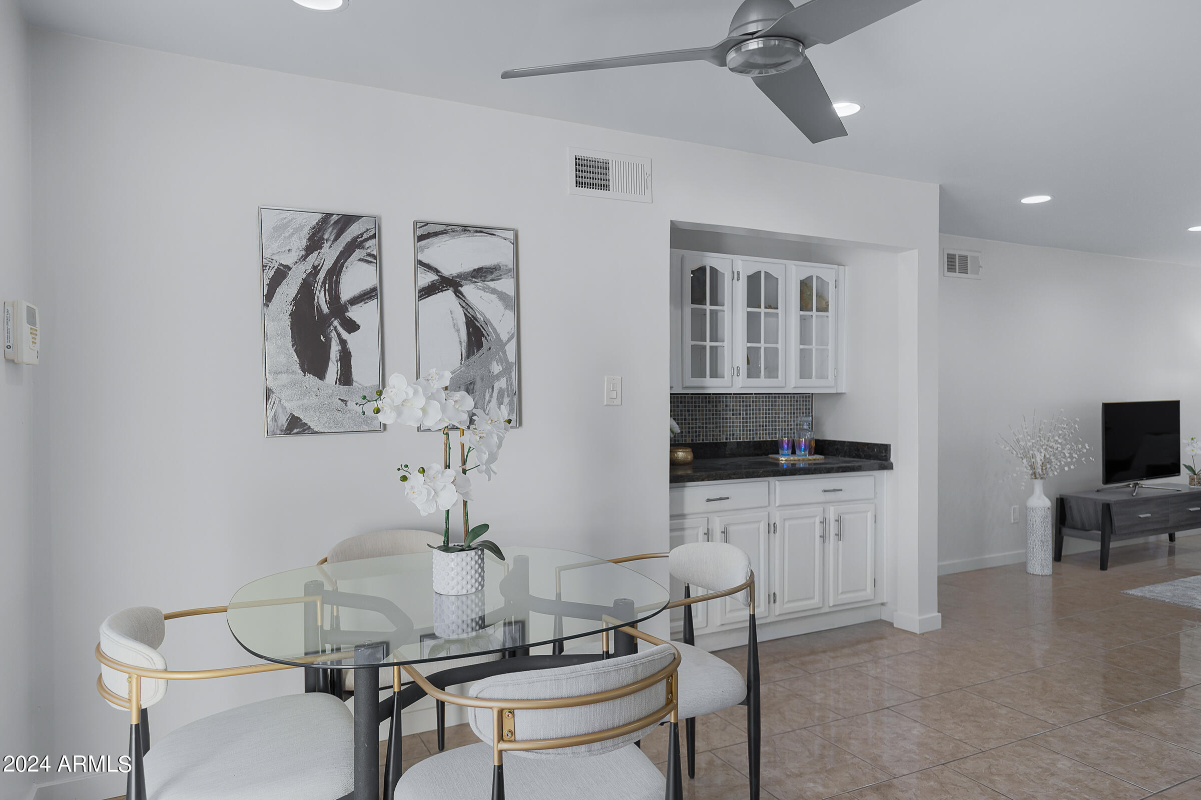 4950 N MILLER Road, 115