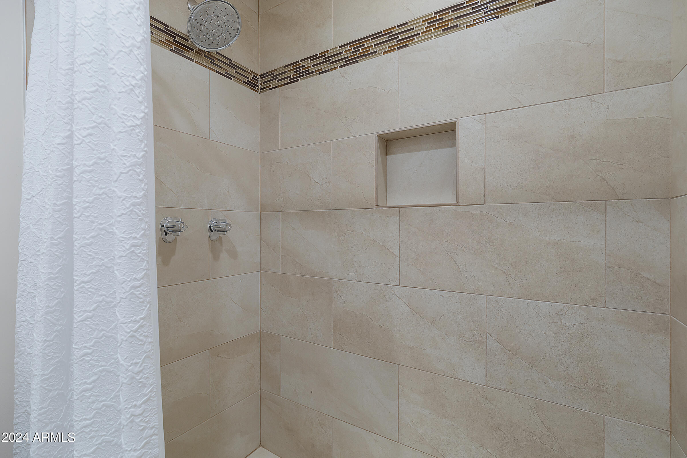 4950 N MILLER Road, 115