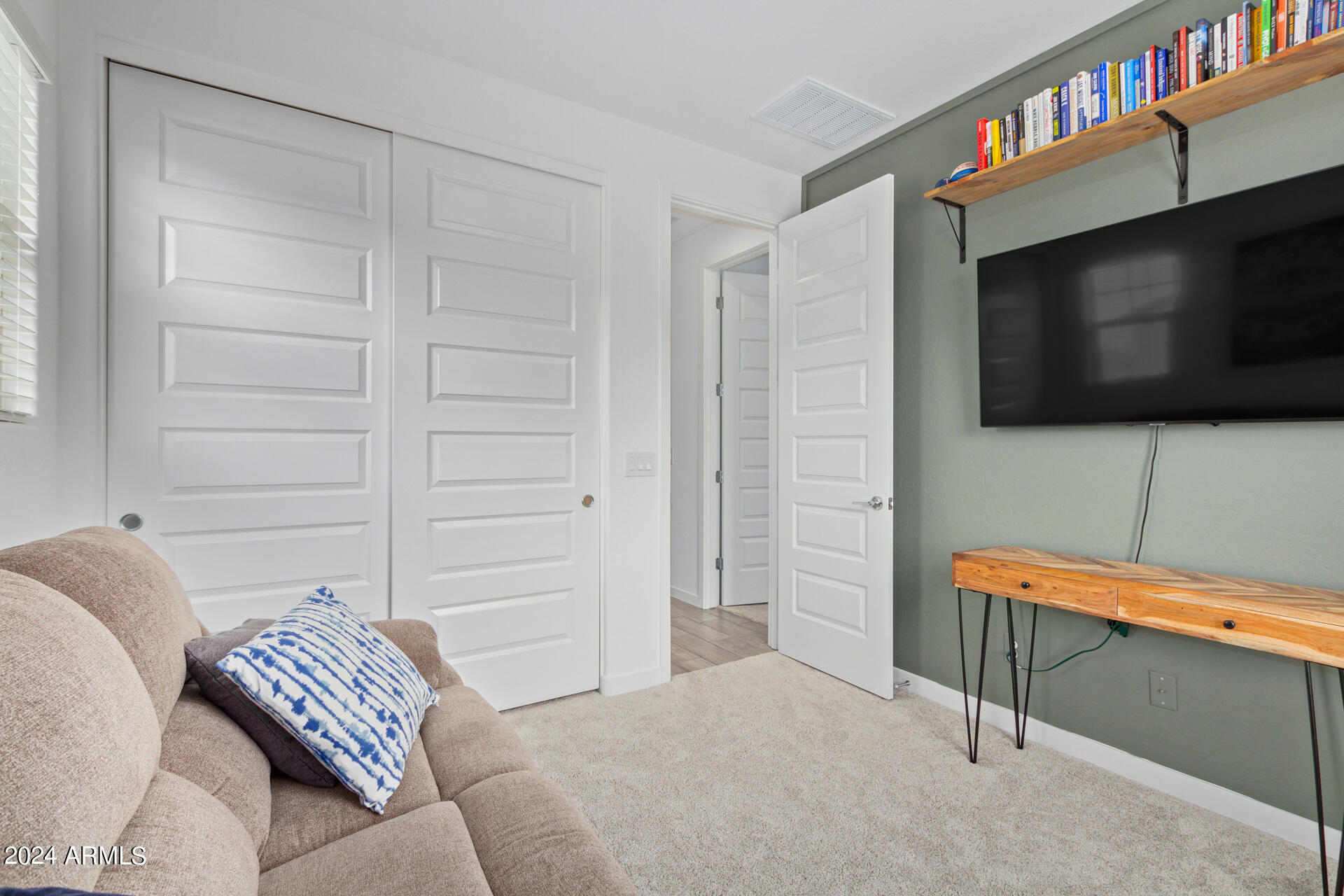 9902 E WAVELENGTH Avenue, Mesa