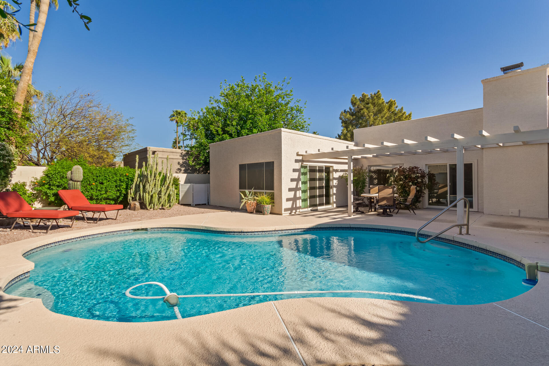 7256 E EL CAMINITO Drive