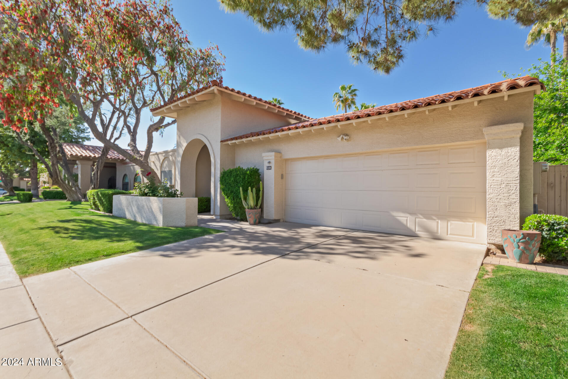 7256 E EL CAMINITO Drive