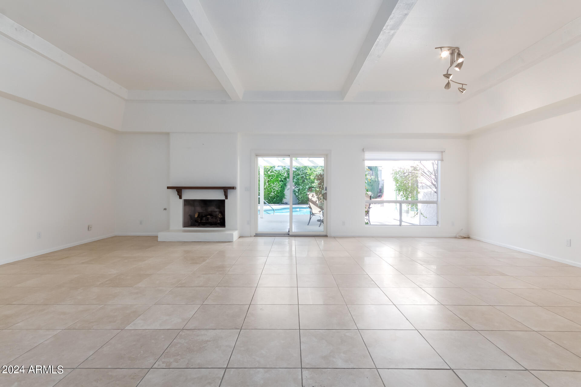 7256 E EL CAMINITO Drive