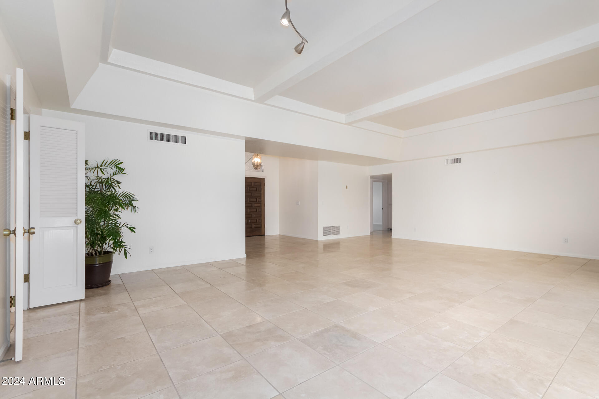 7256 E EL CAMINITO Drive