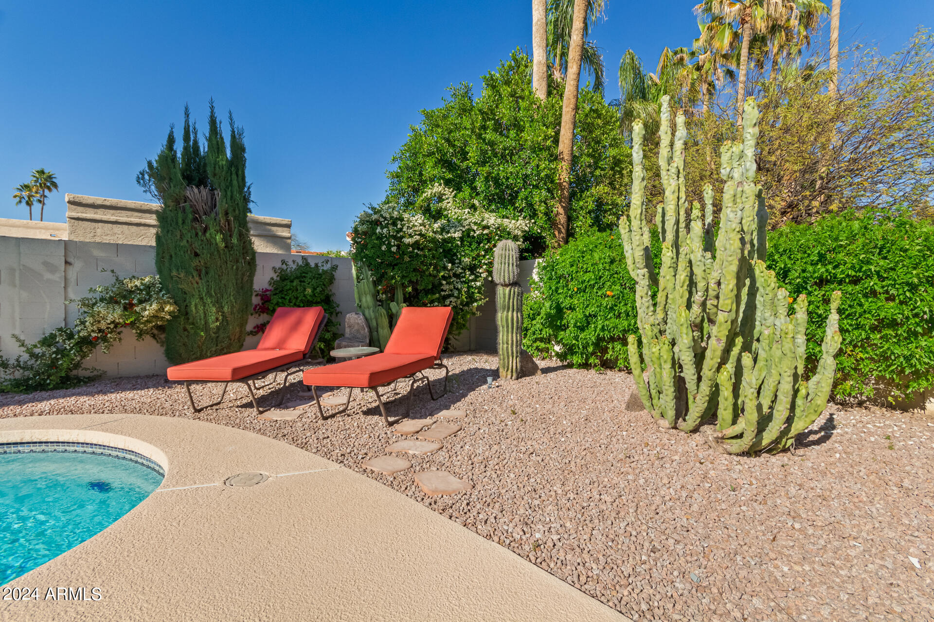 7256 E EL CAMINITO Drive