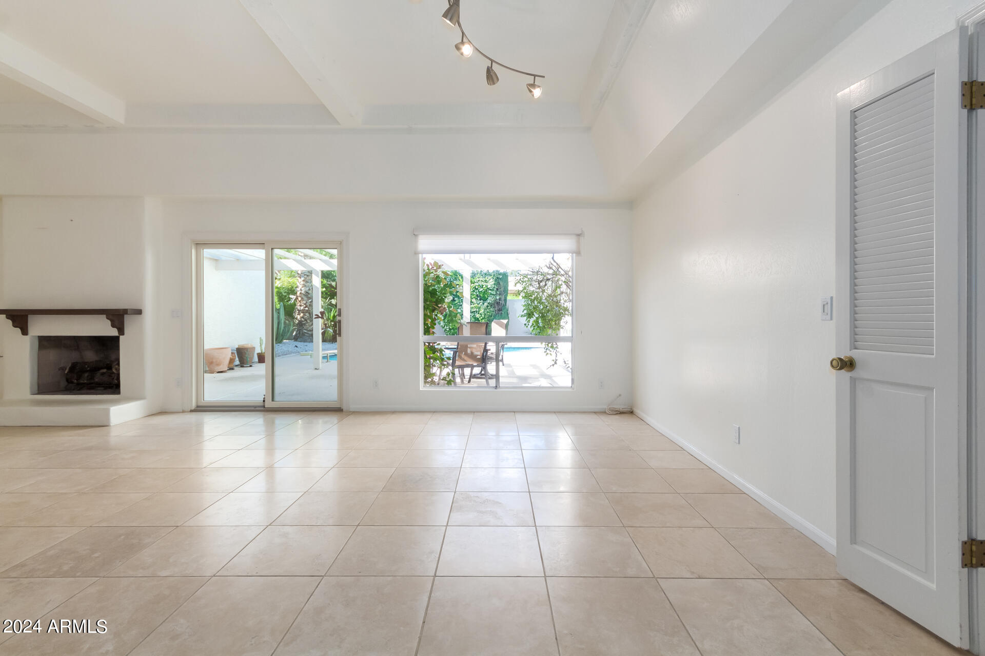 7256 E EL CAMINITO Drive