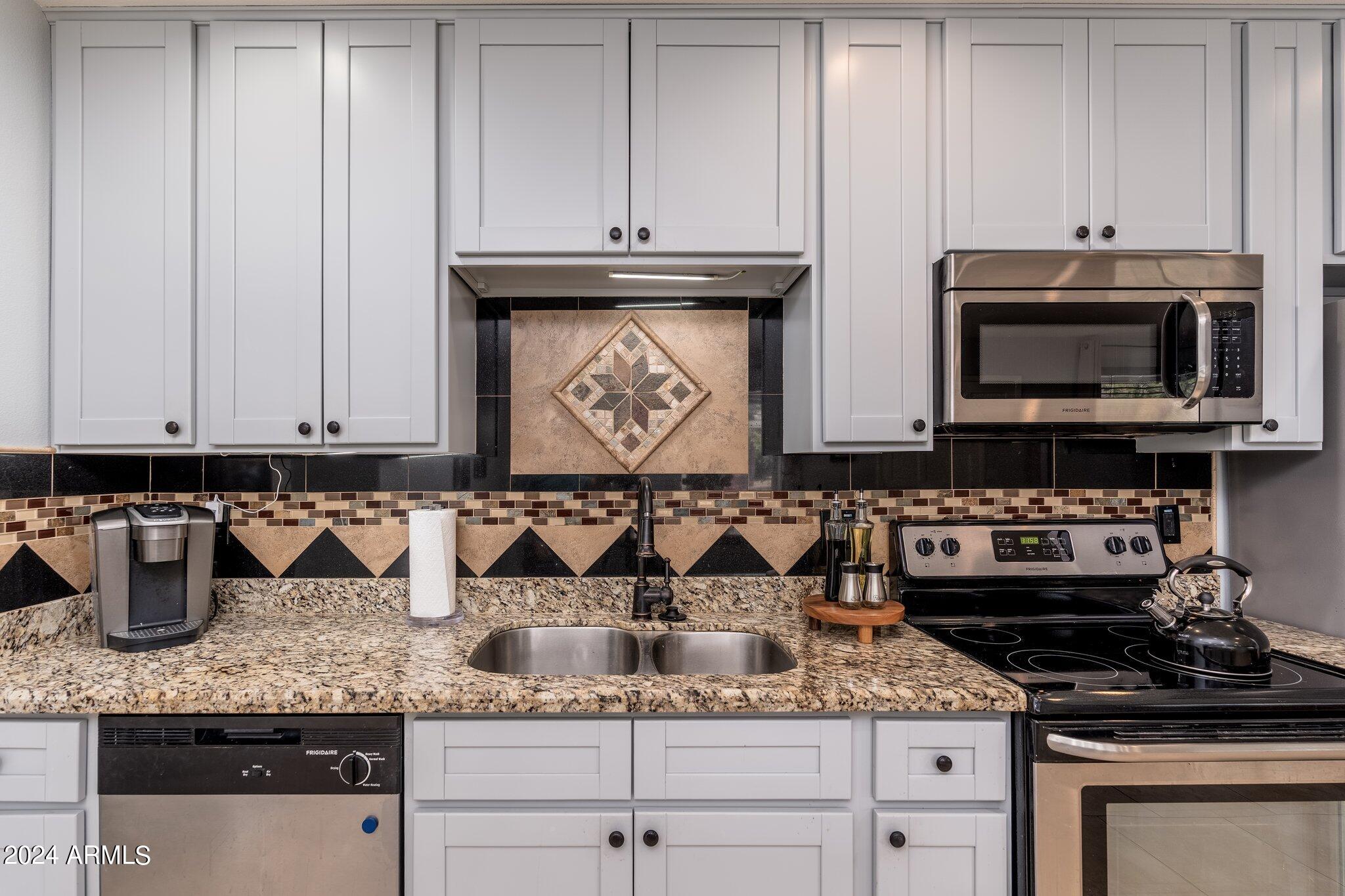 11823 N 22ND Street, Phoenix