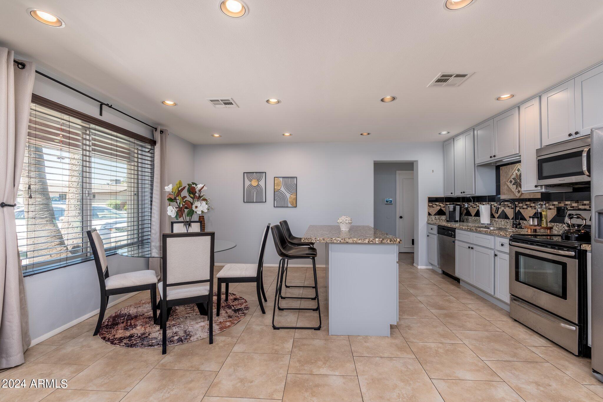 11823 N 22ND Street, Phoenix