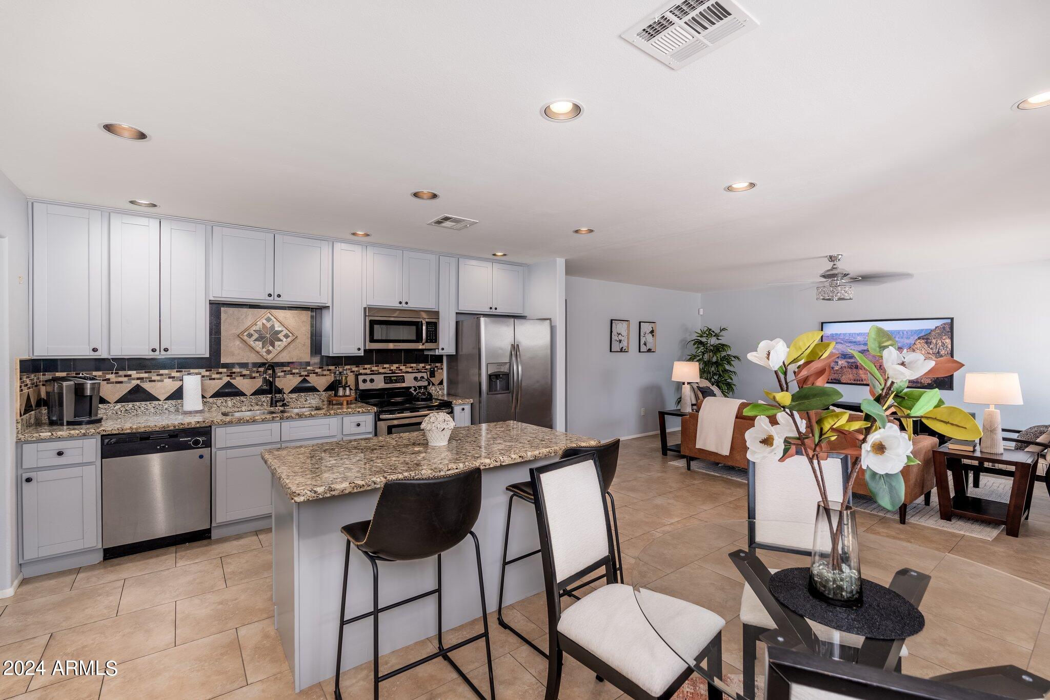 11823 N 22ND Street, Phoenix