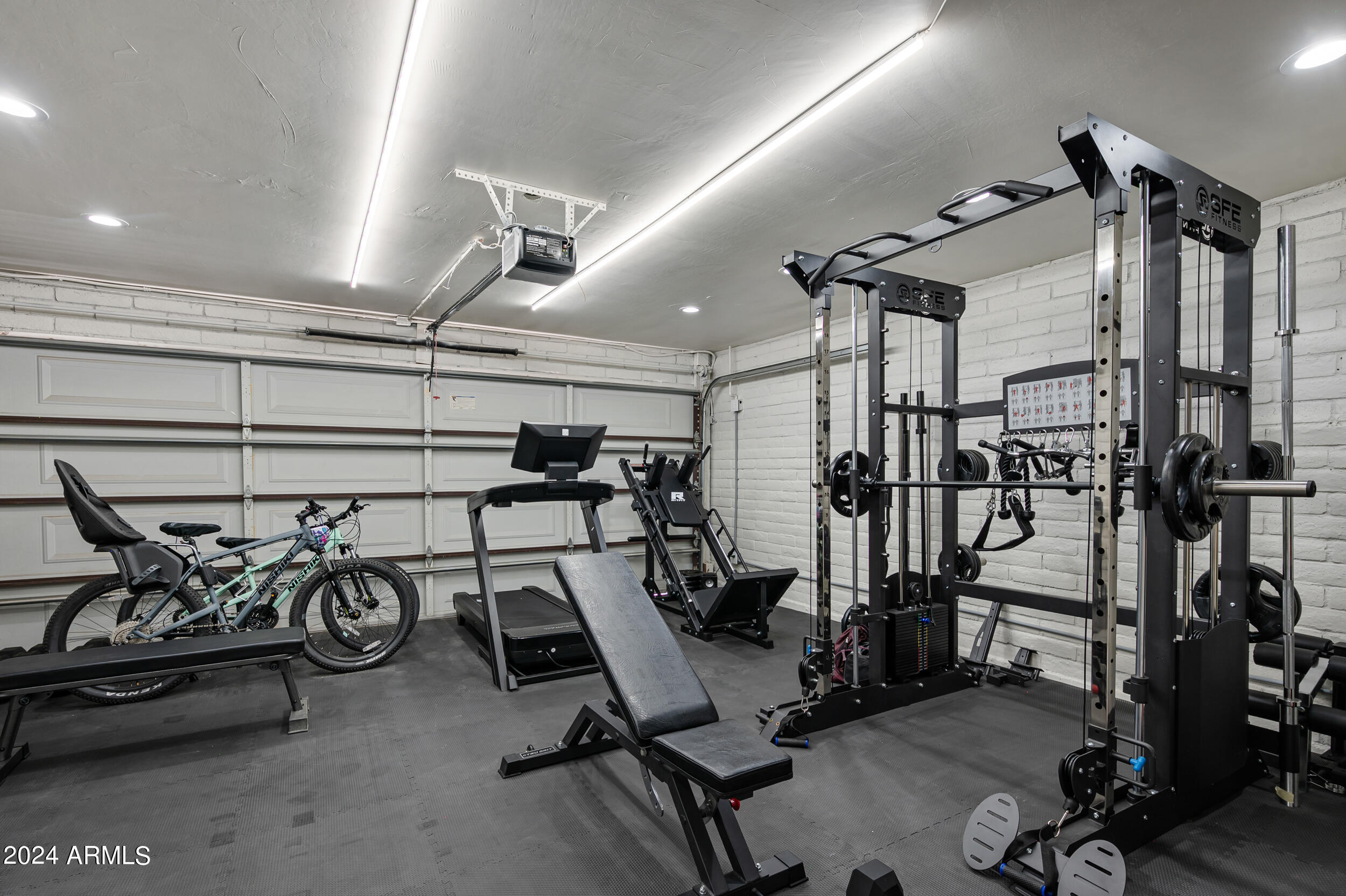 1124 E FAIRFIELD Street