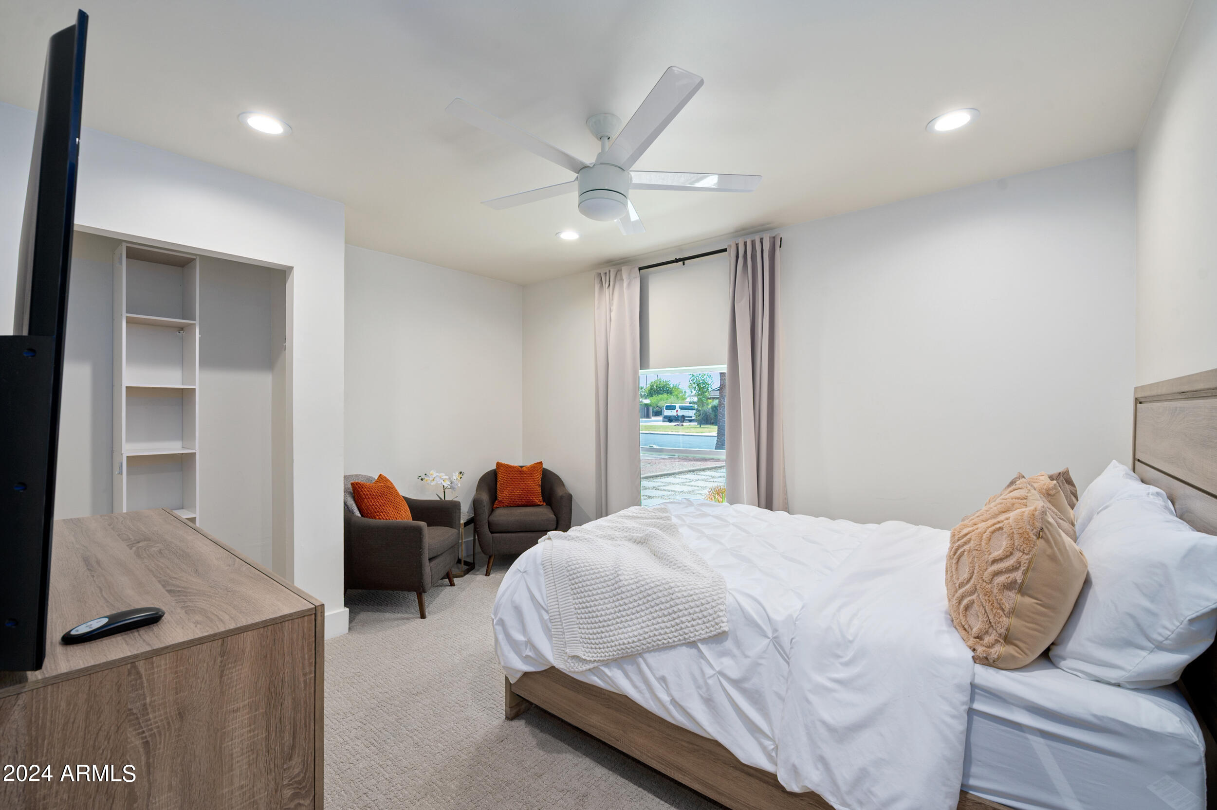 1124 E FAIRFIELD Street