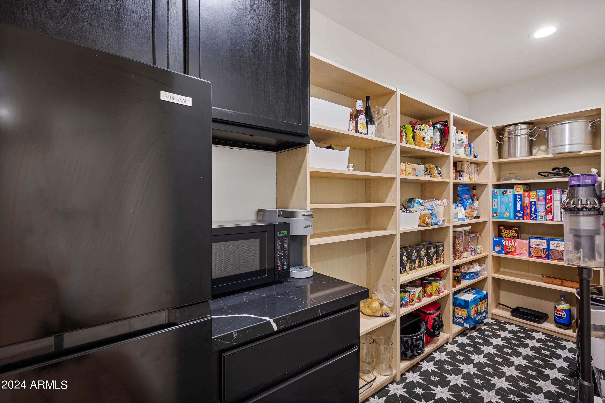 1124 E FAIRFIELD Street