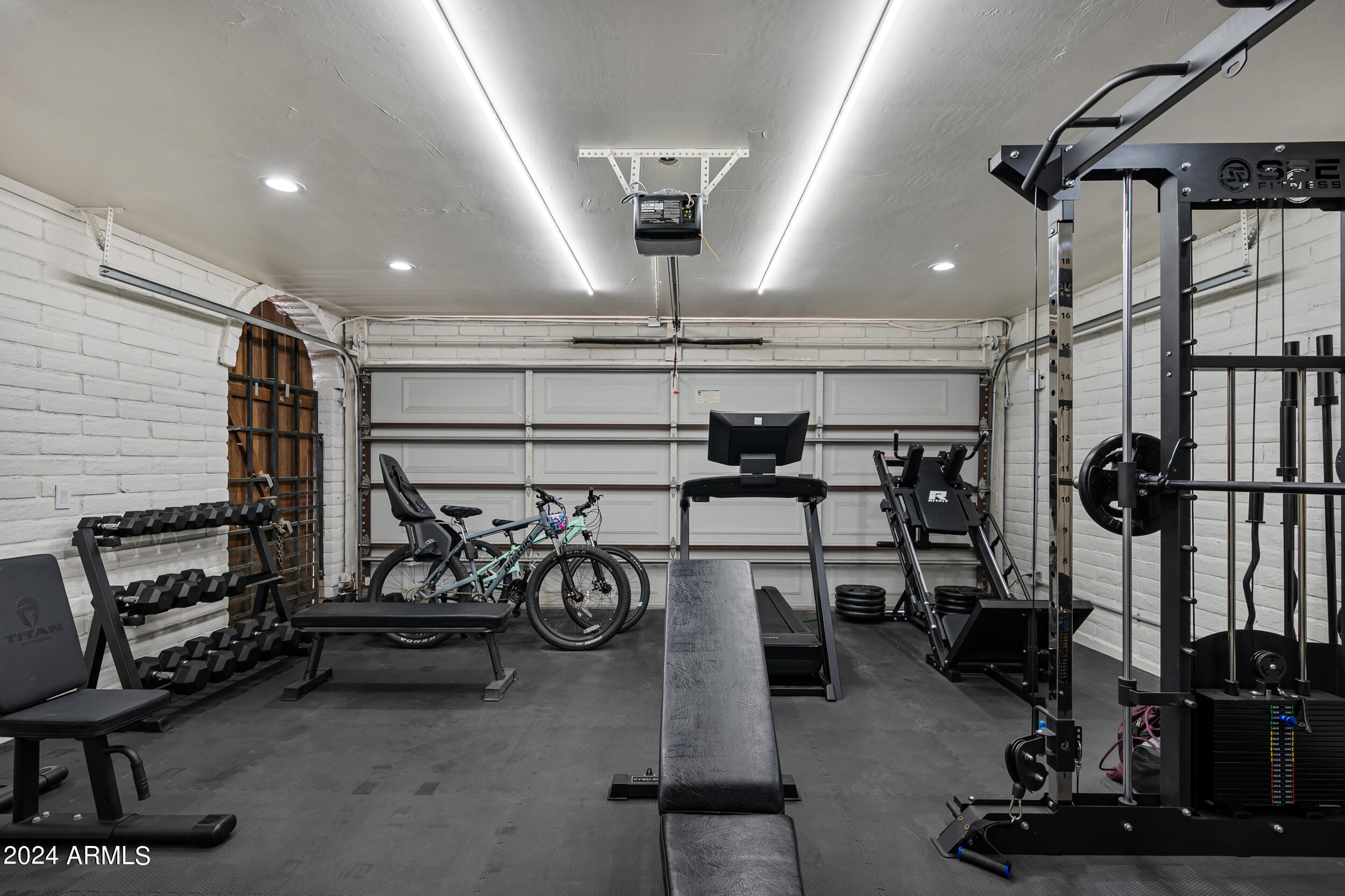 1124 E FAIRFIELD Street