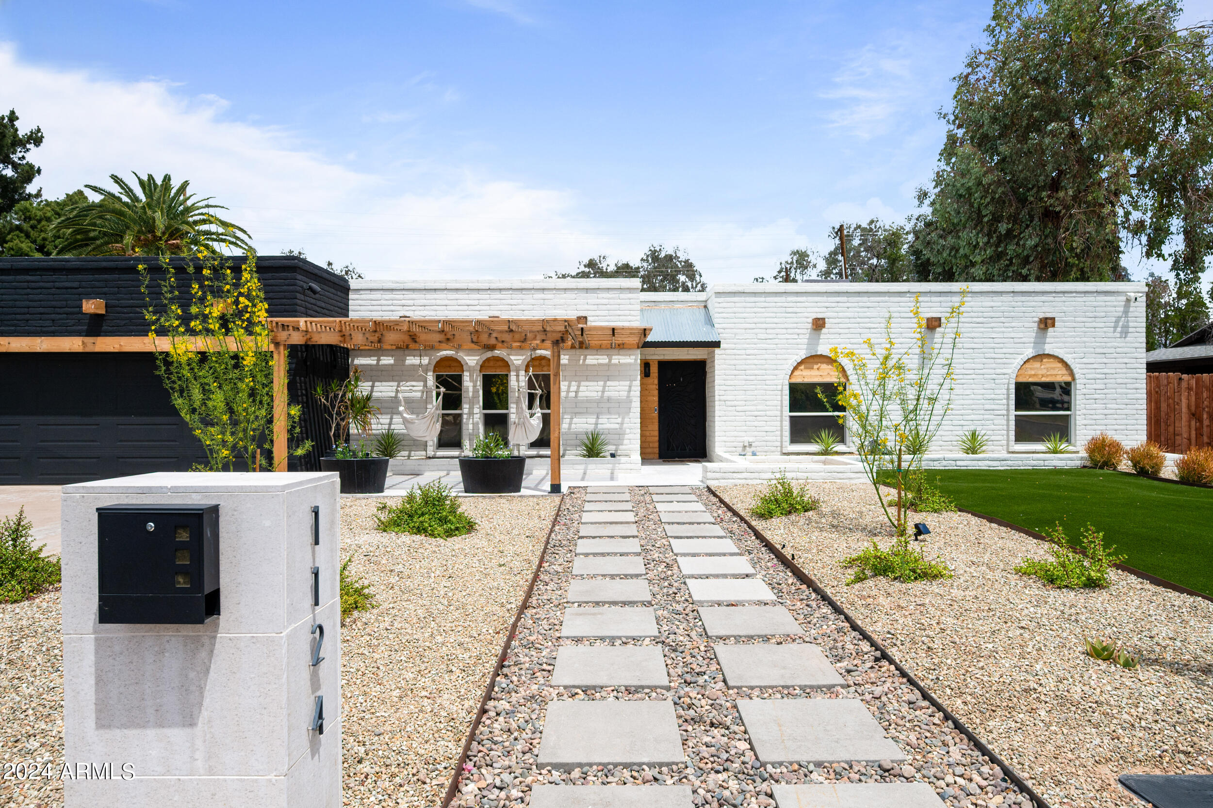 1124 E FAIRFIELD Street