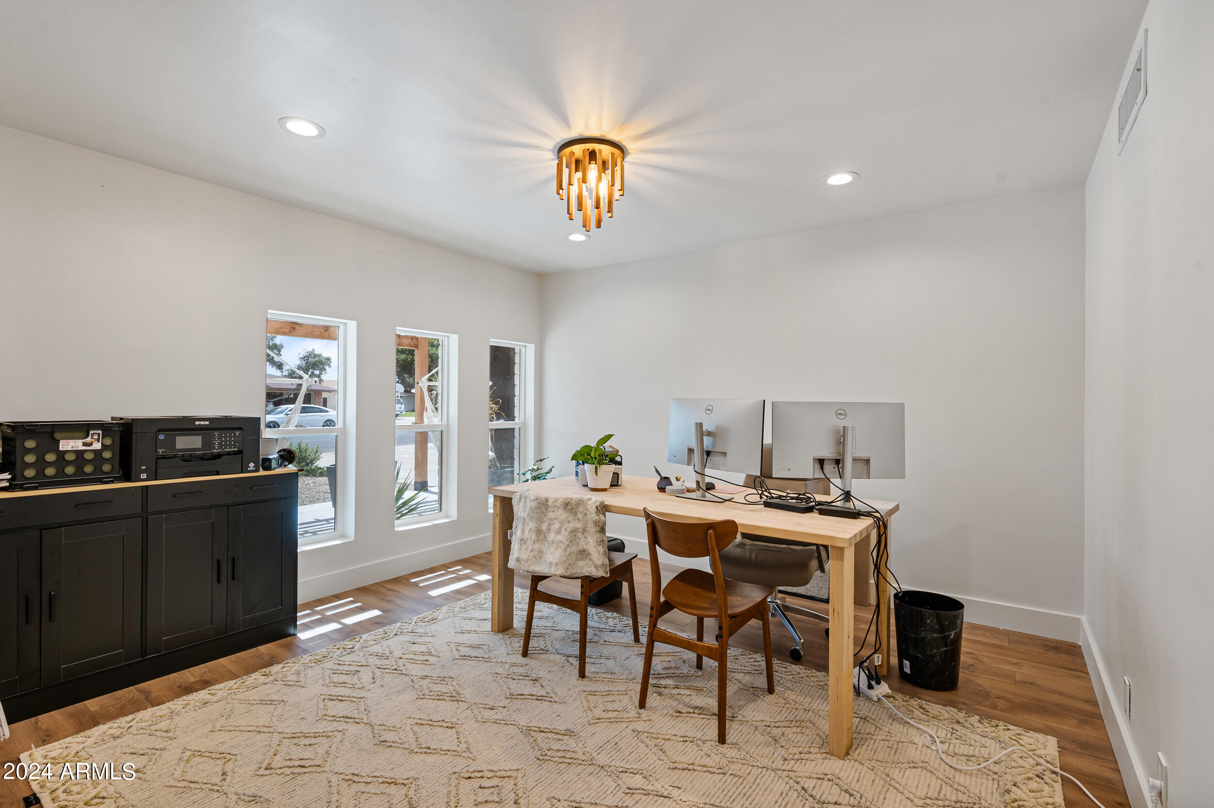 1124 E FAIRFIELD Street