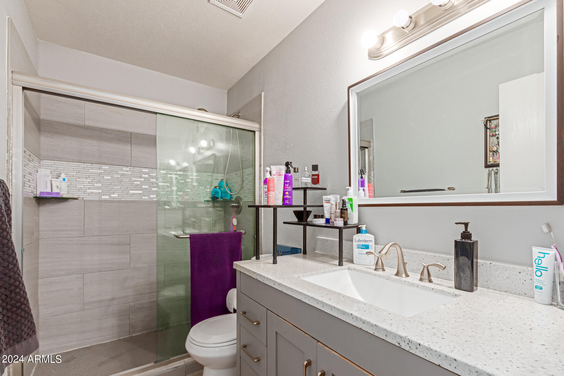 222 W BROWN Road, 49