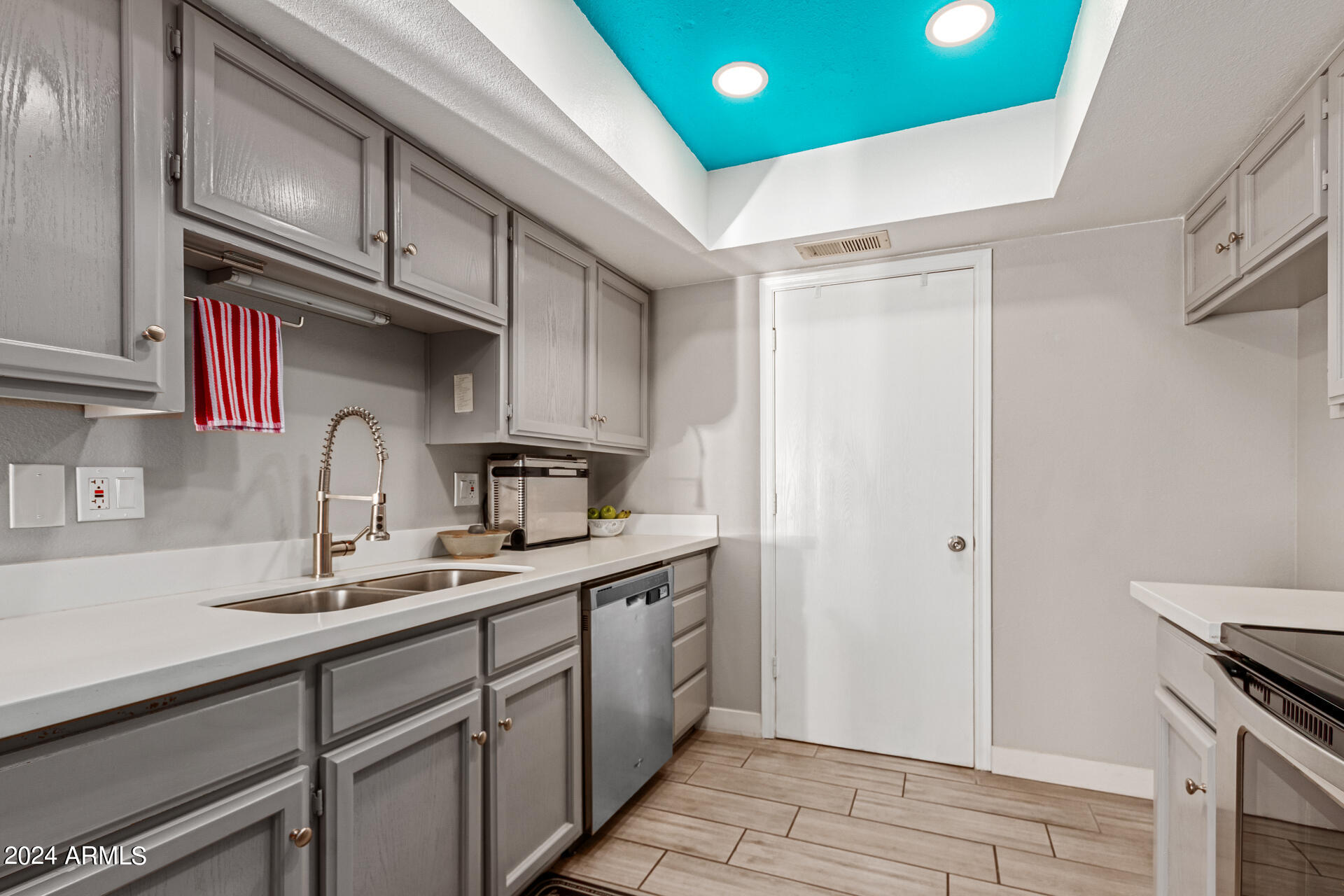 222 W BROWN Road, 49