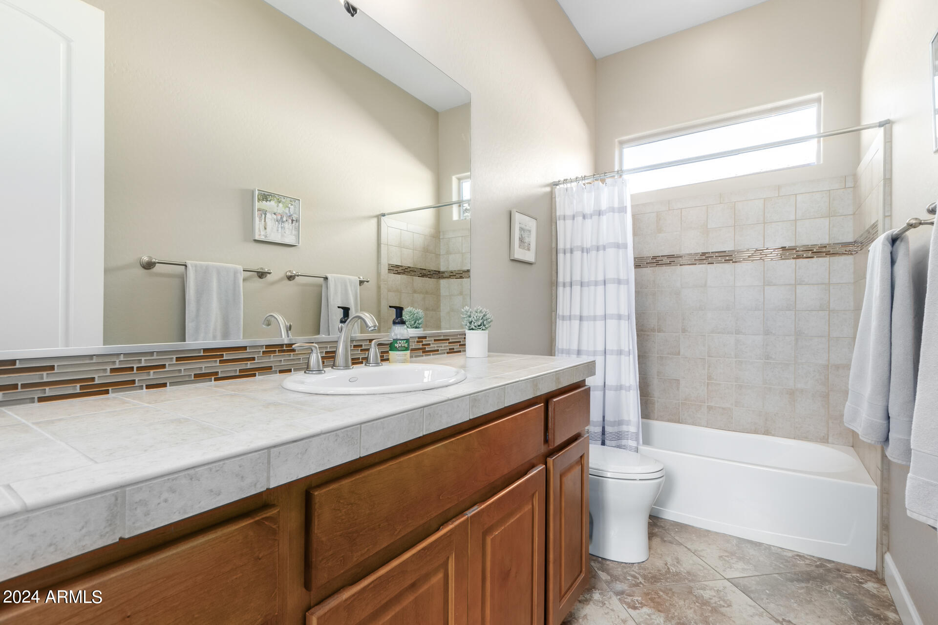 3957 E BEECHNUT Place