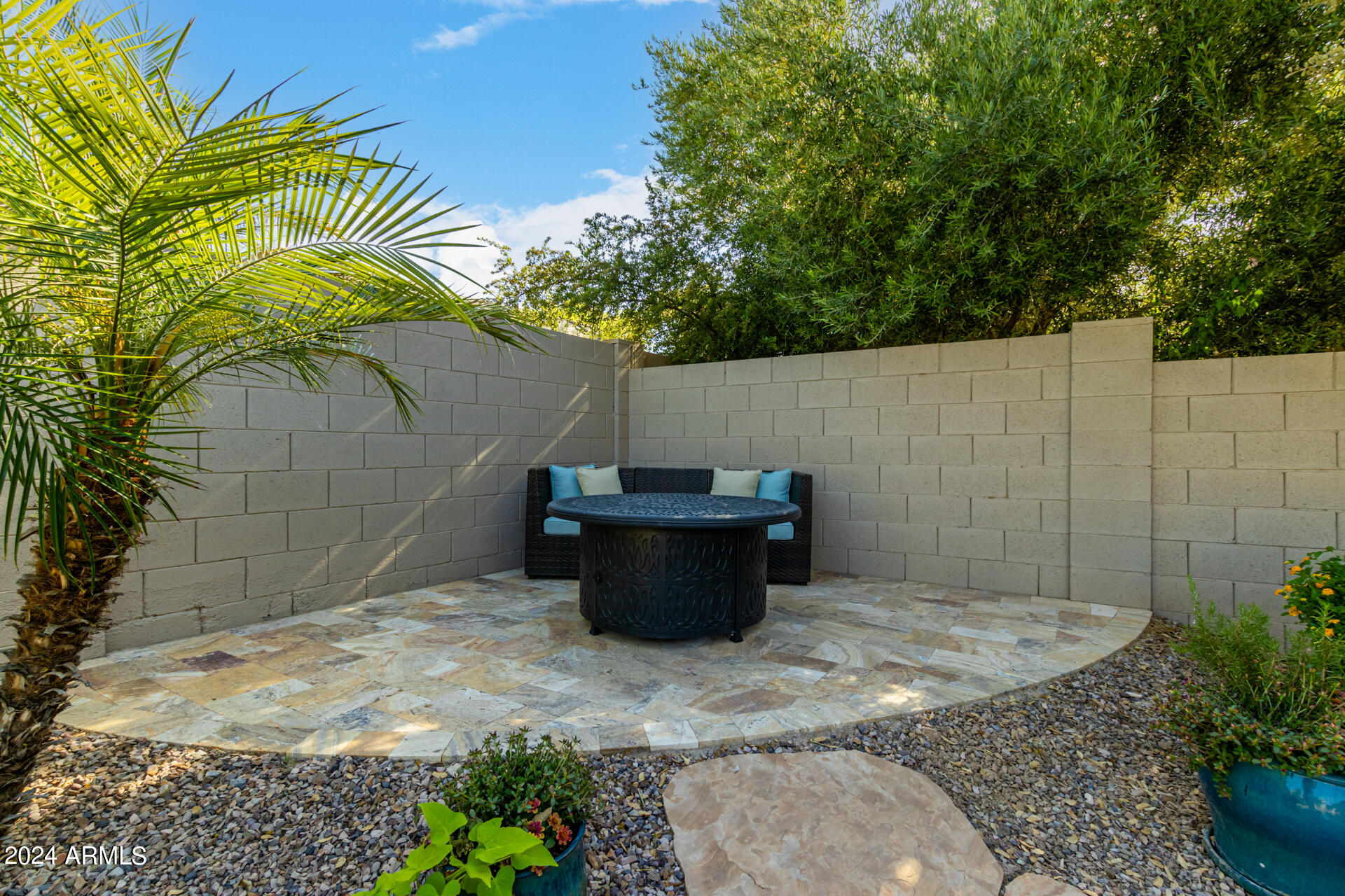 3957 E BEECHNUT Place