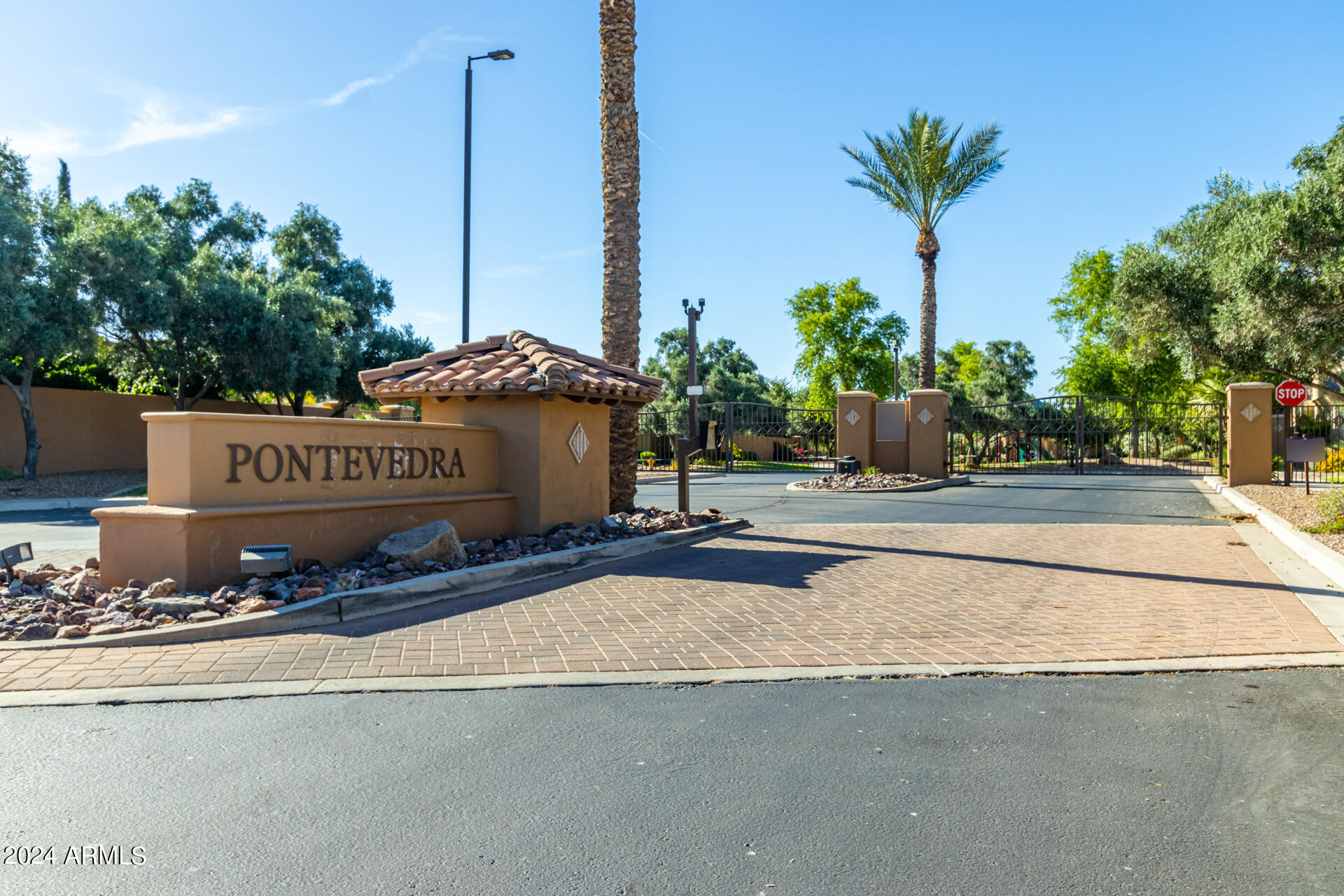 3957 E BEECHNUT Place