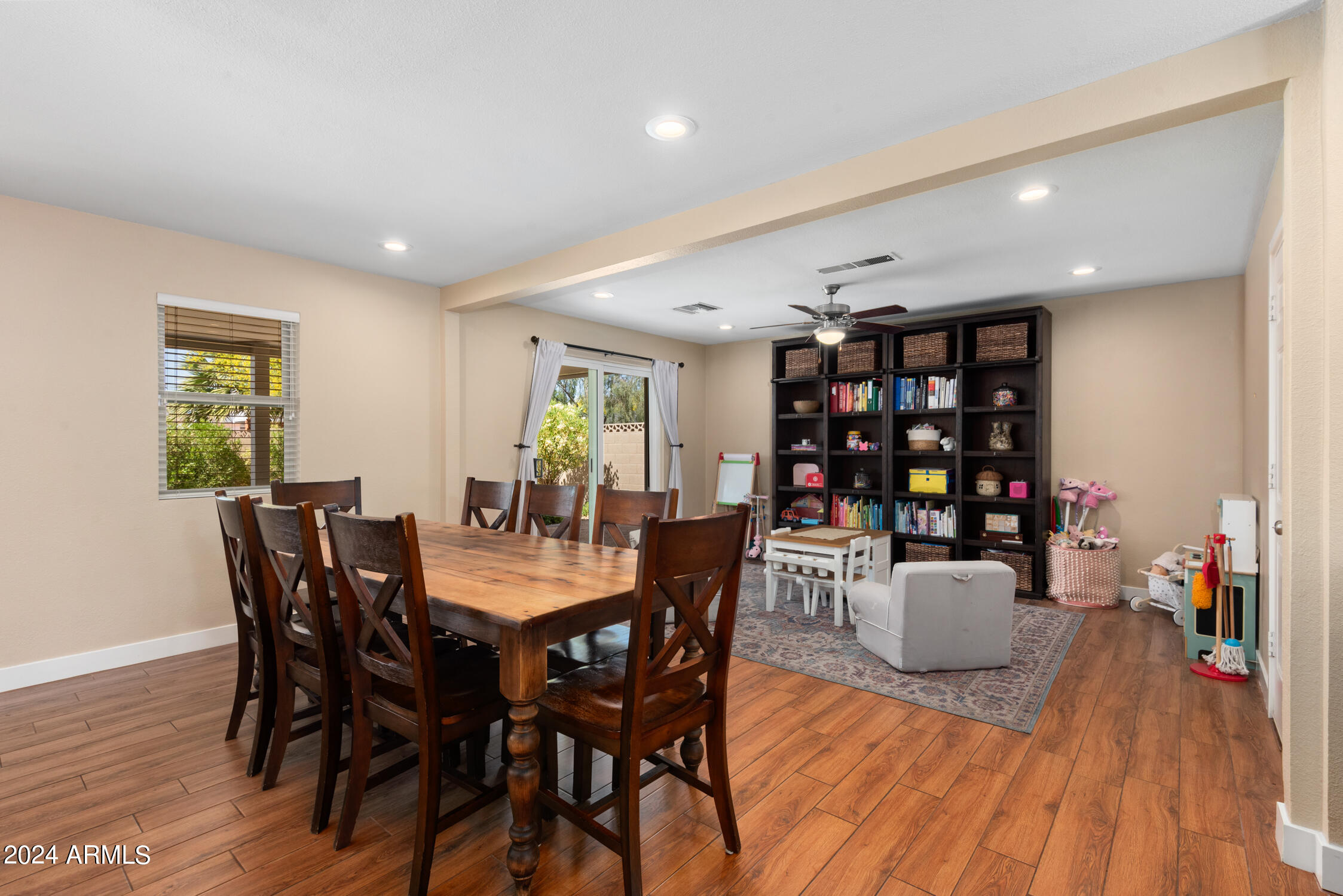 8108 E INDIANOLA Avenue