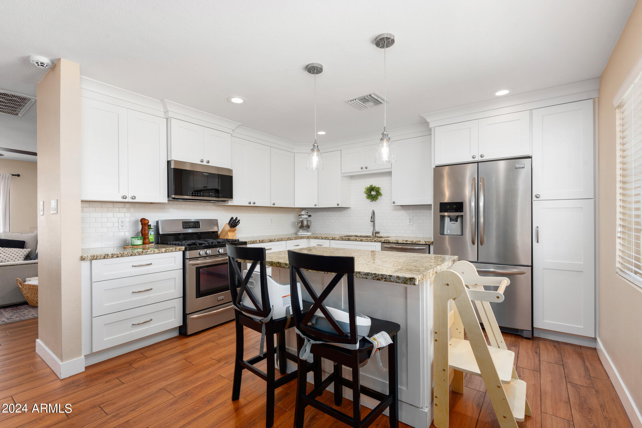 8108 E INDIANOLA Avenue