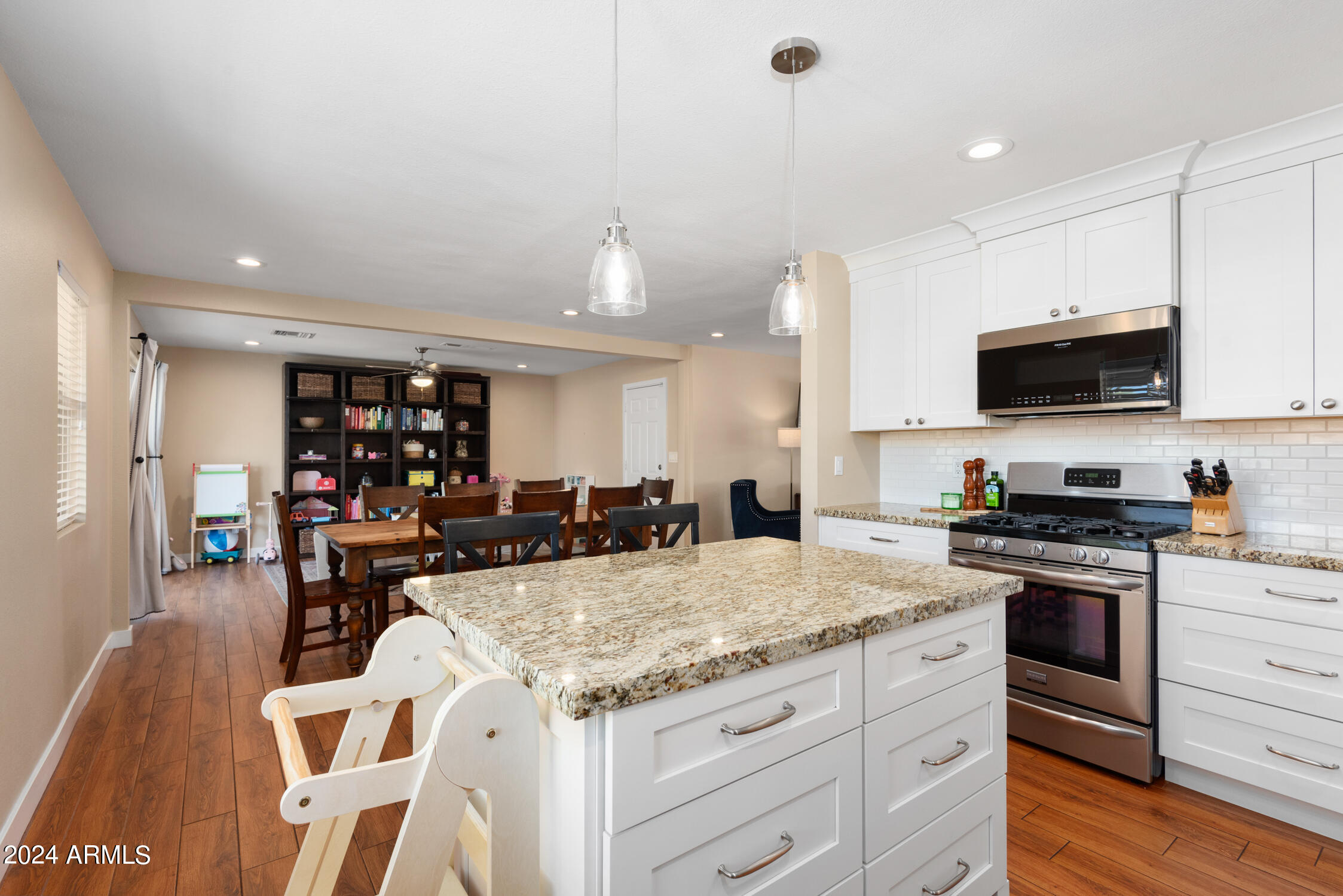 8108 E INDIANOLA Avenue