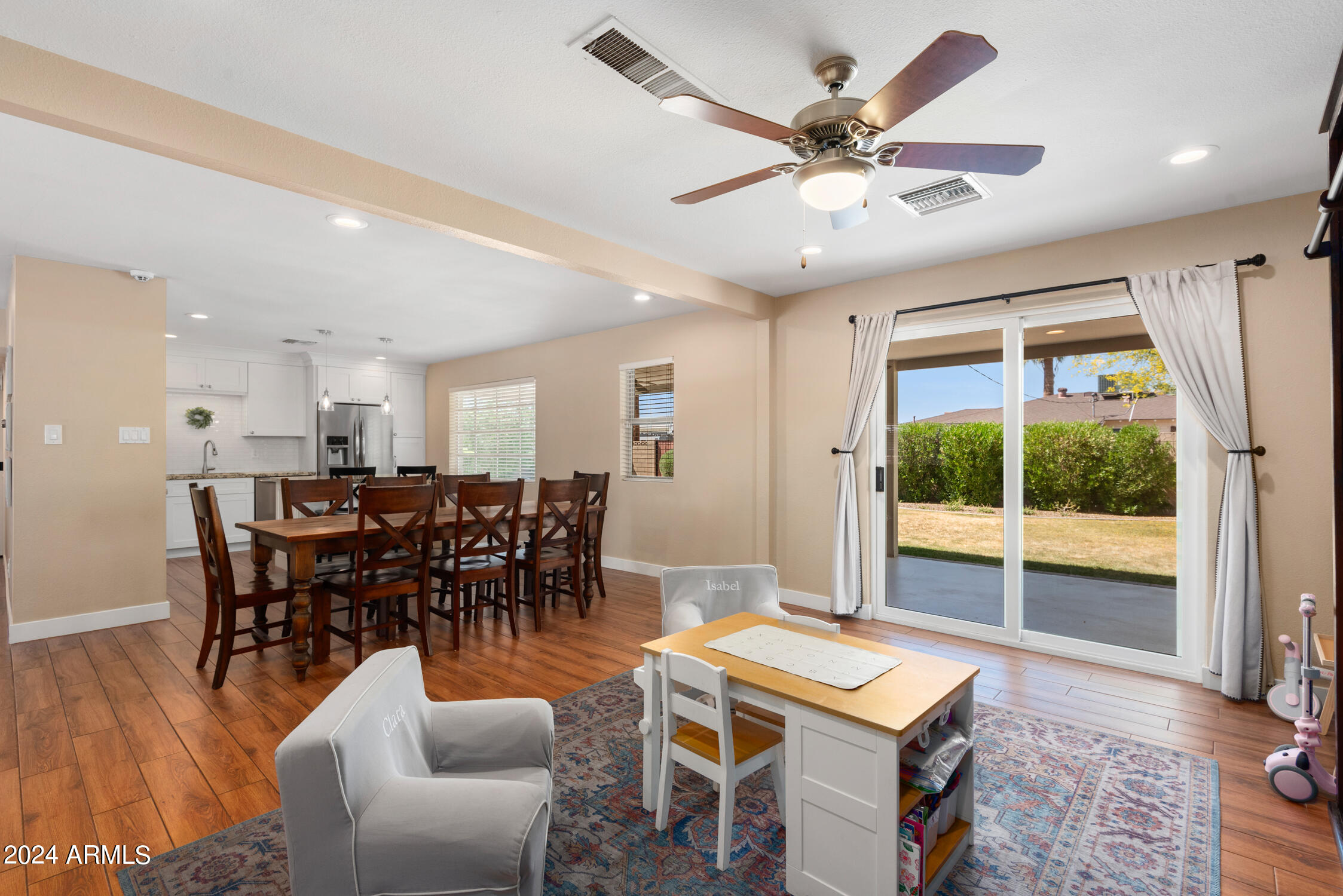 8108 E INDIANOLA Avenue