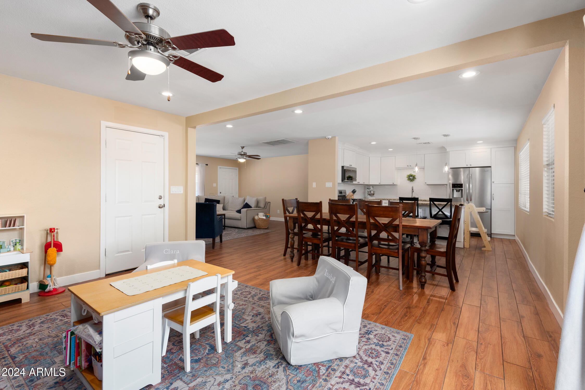 8108 E INDIANOLA Avenue