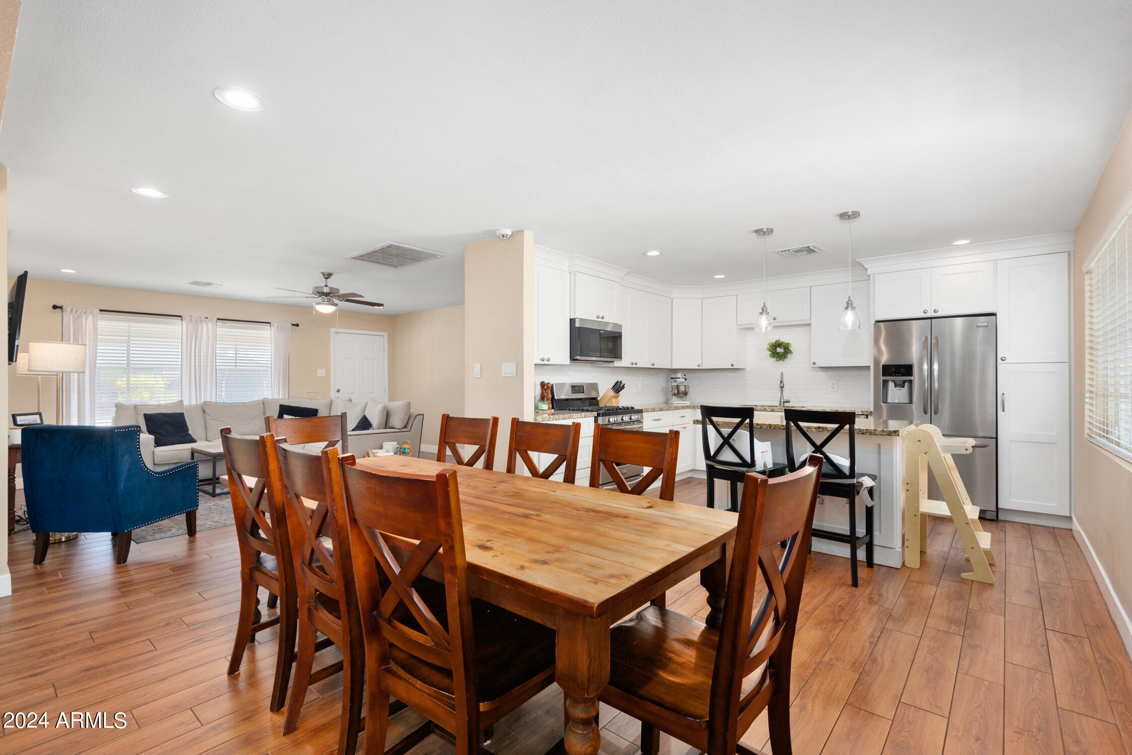 8108 E INDIANOLA Avenue