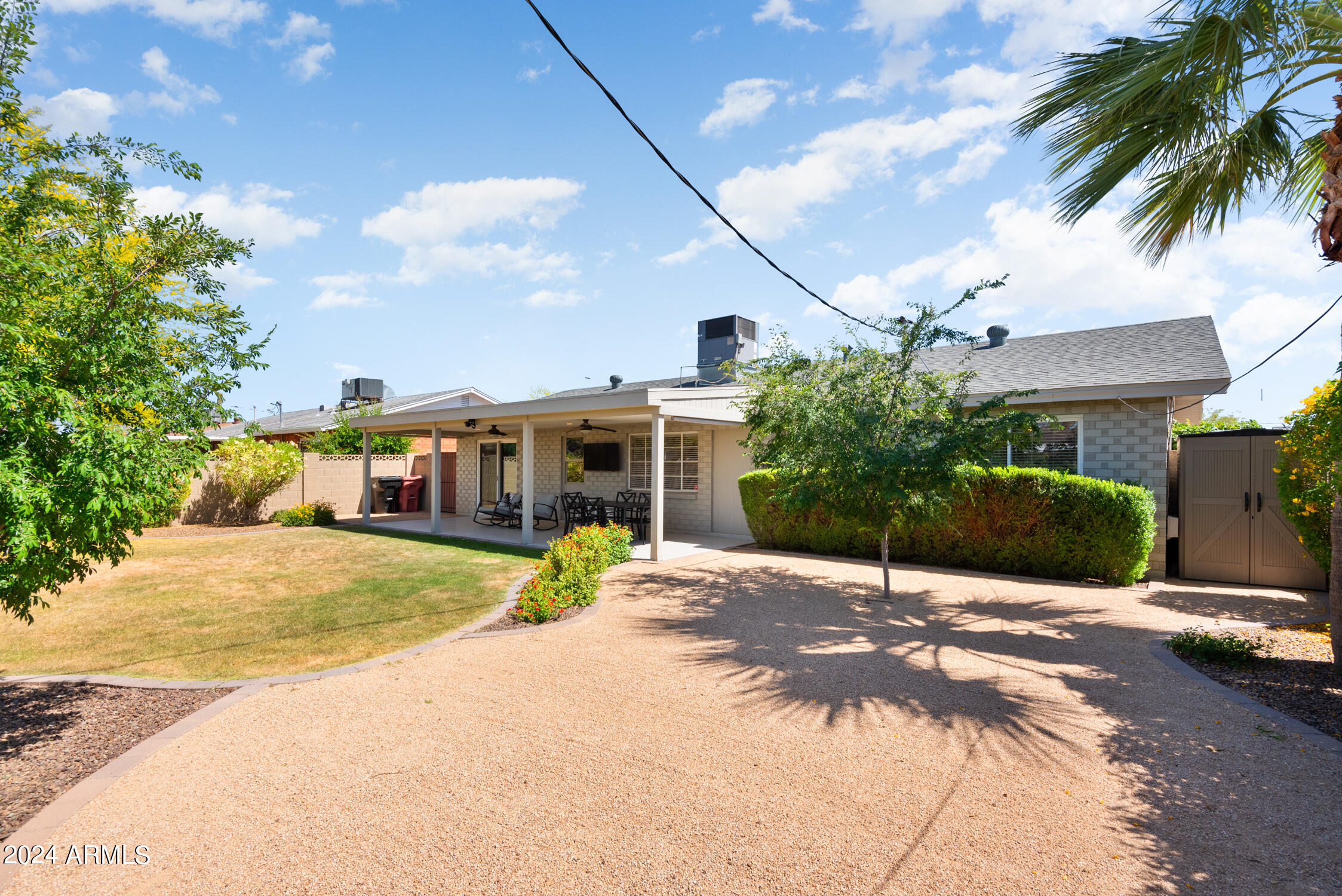 8108 E INDIANOLA Avenue