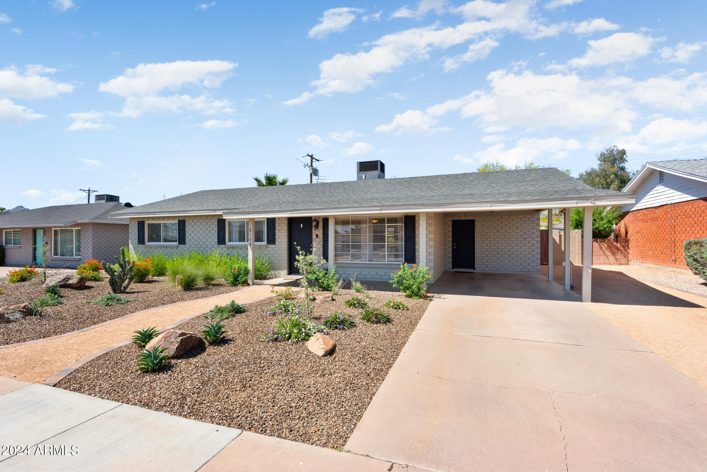 8108 E INDIANOLA Avenue