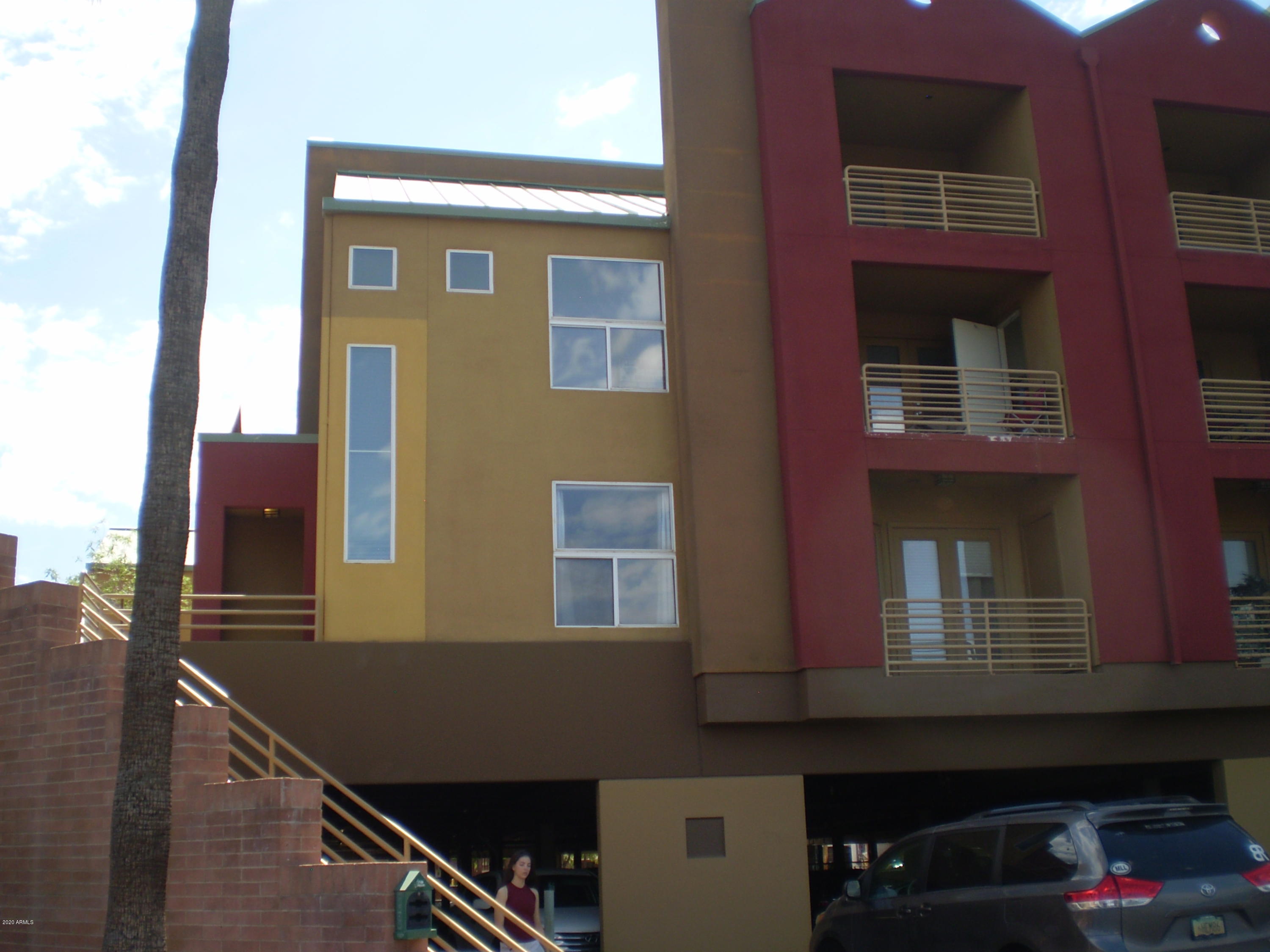 154 W 5TH Street, 236