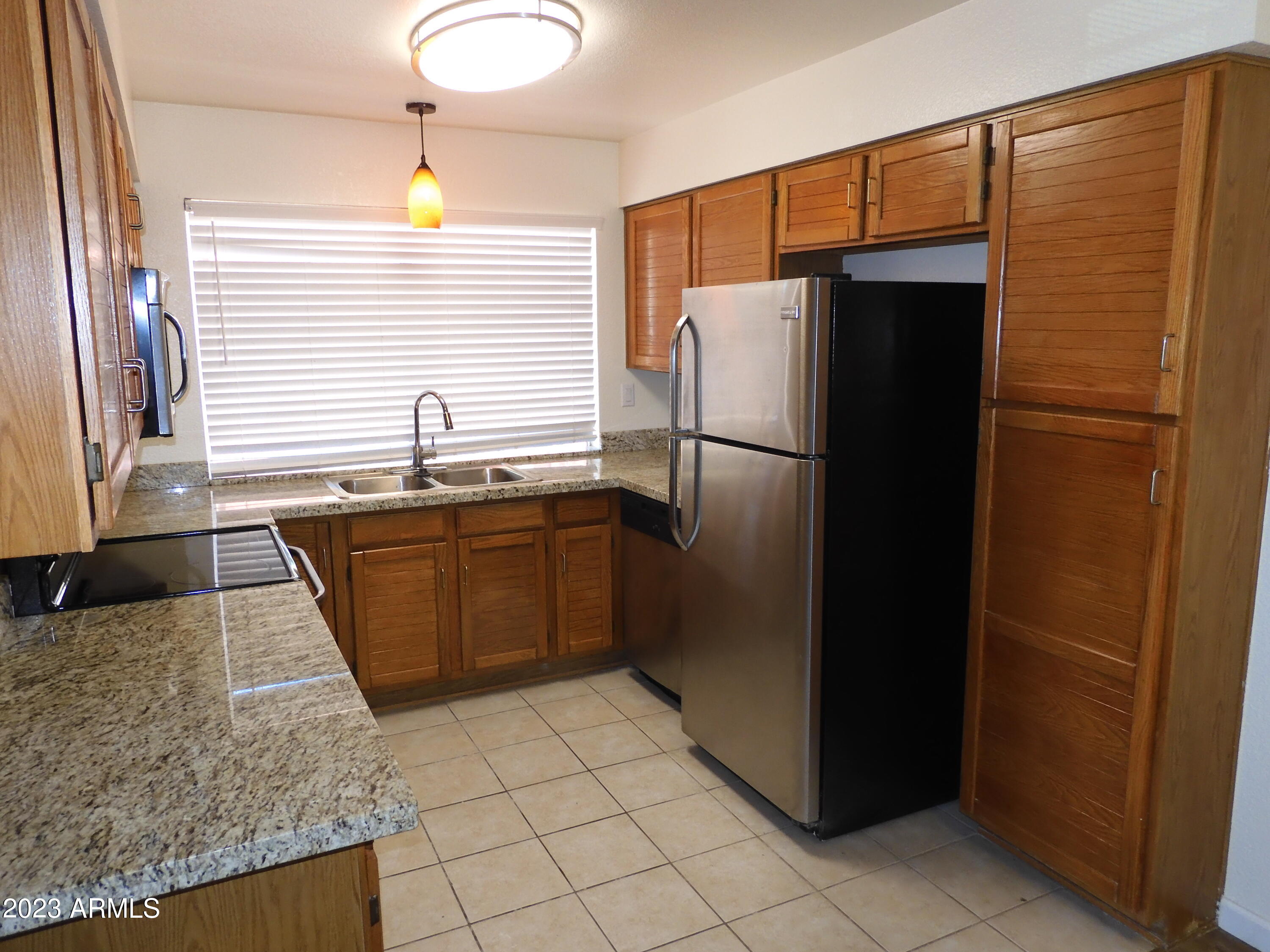 154 W 5TH Street, 236